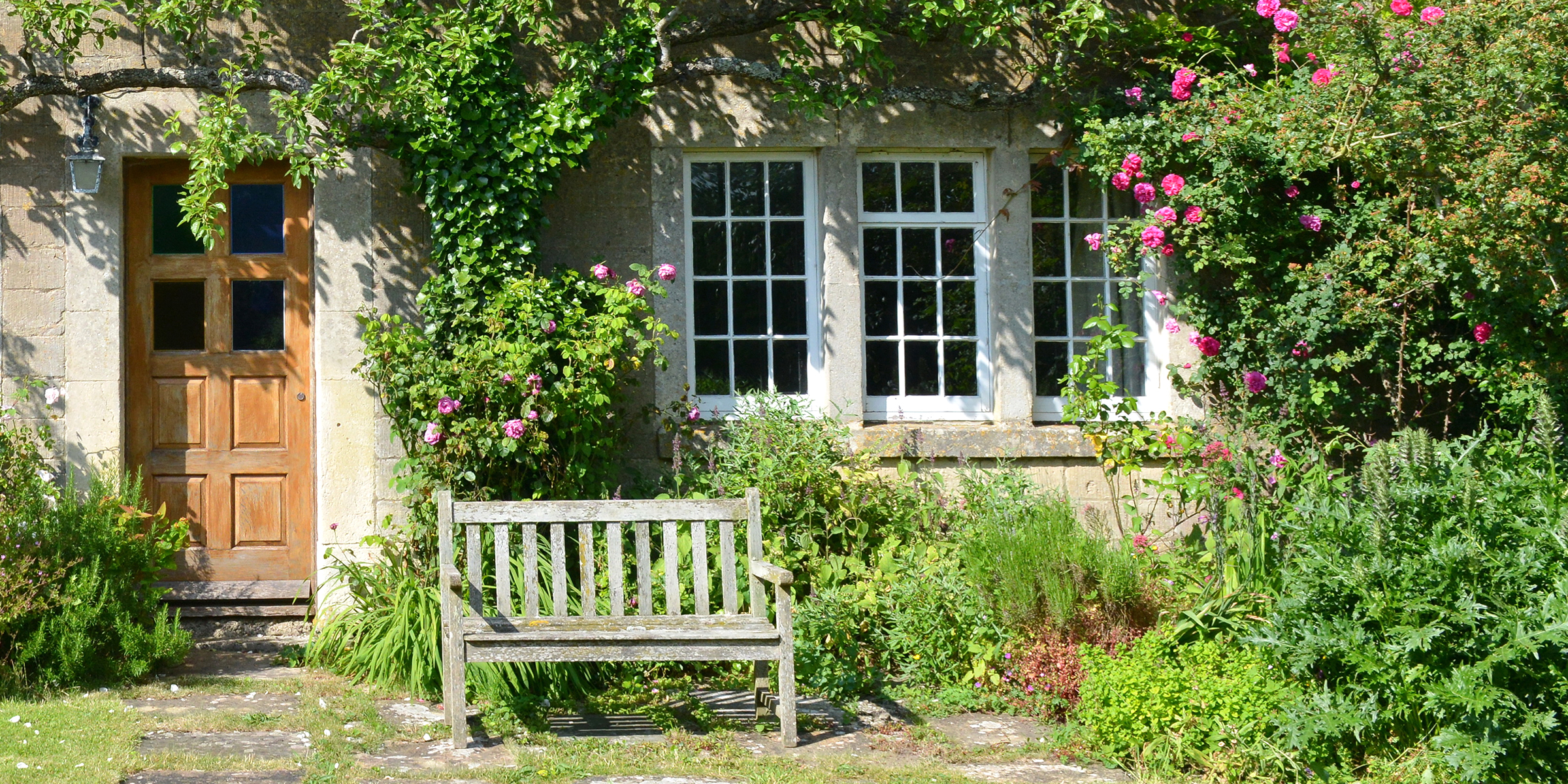 A garden outside a house | Source: Shutterstock