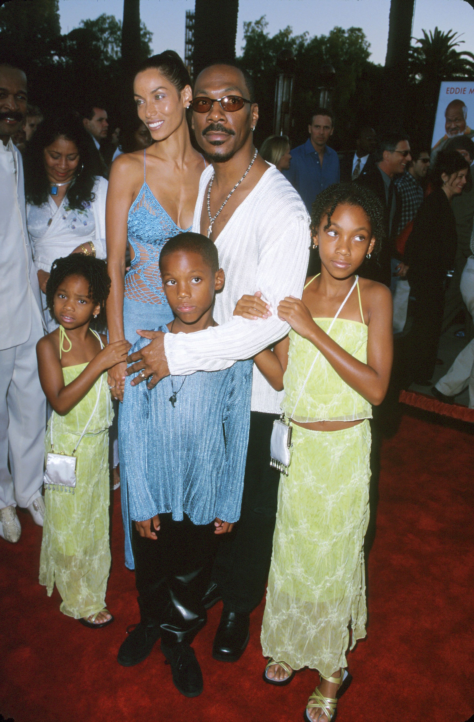 Eddie and Mitchell Murphy with their children during "Nutty Professor II - The Klumps" - Los Angeles premiere in Universal City, California, on July 24, 2000. | Source: Getty Images