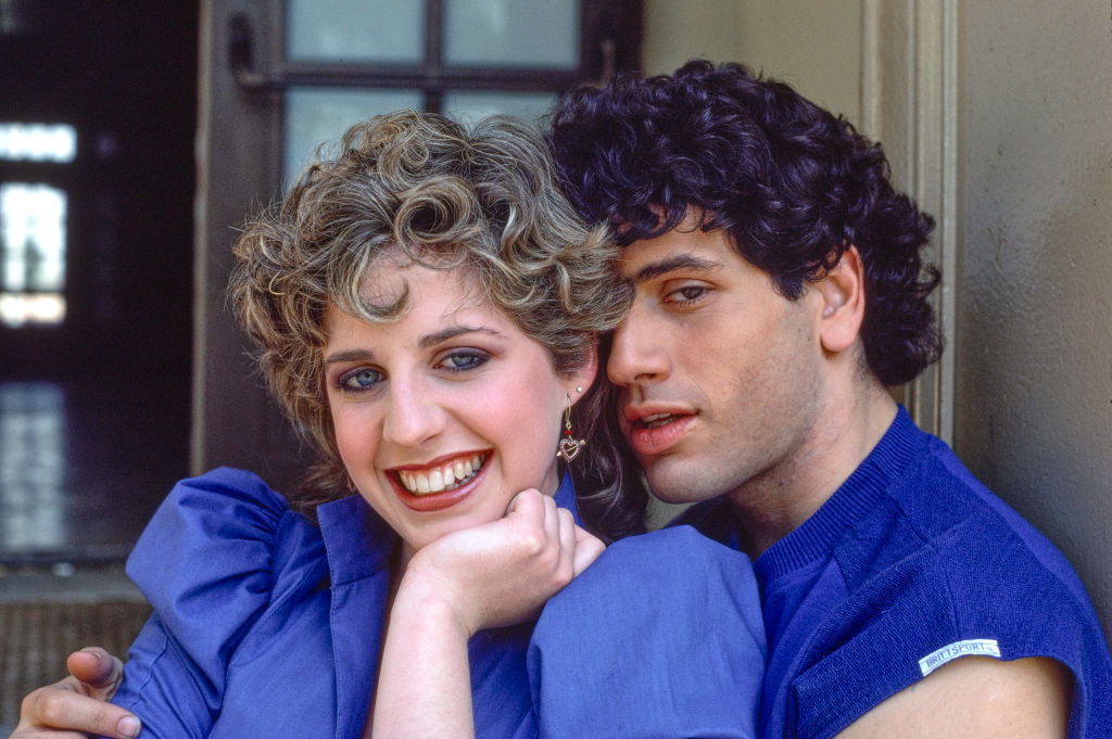 Tracy Nelson and Jon Caliri on the set of "Square Pegs" in 1982. | Source: Getty Images