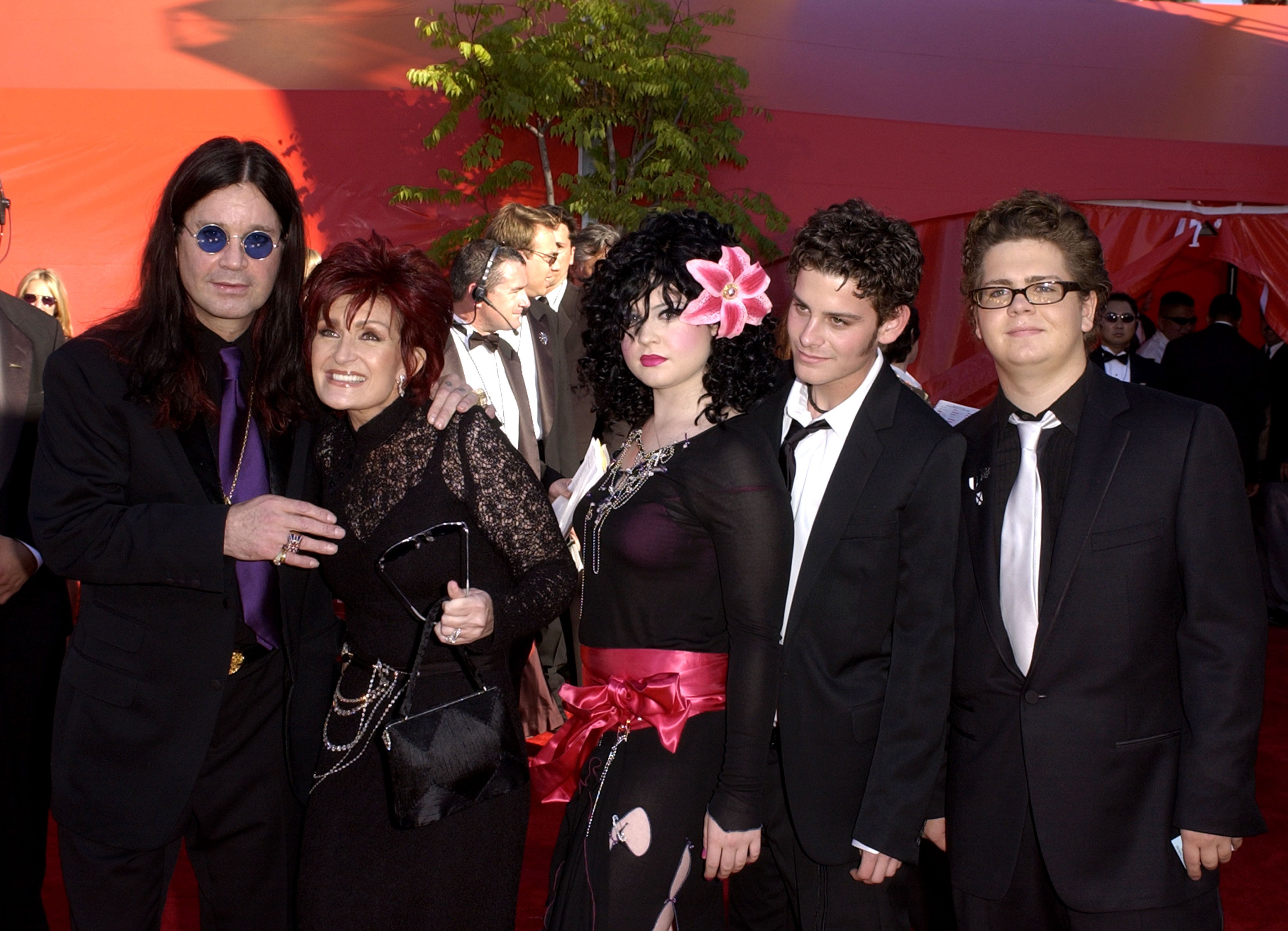 (L-R) Ozzy Osbourne, Sharon Osbourne, Kelly Osbourne, Robert Marcato, and Jack Osbourne at the 54th Primetime Emmy Awards. | Source: Getty Images