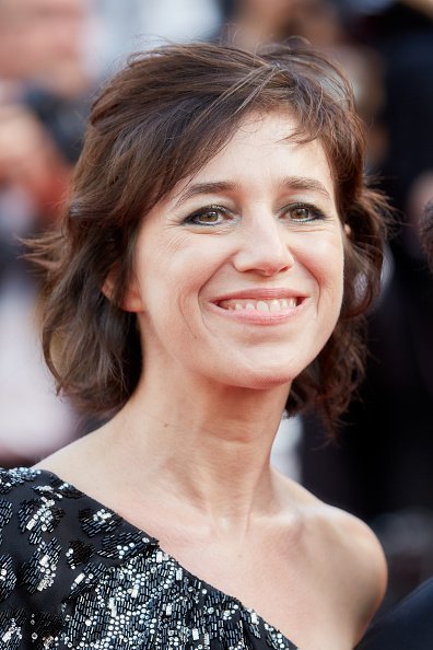 Charlotte Gainsbourg sur le tapis rouge. l Source: Getty Images