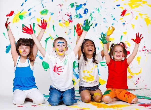 Niños pintados de colores-Imagen tomada de Wikipedia Niños pintados de colores-Imagen tomada de Wikipedia