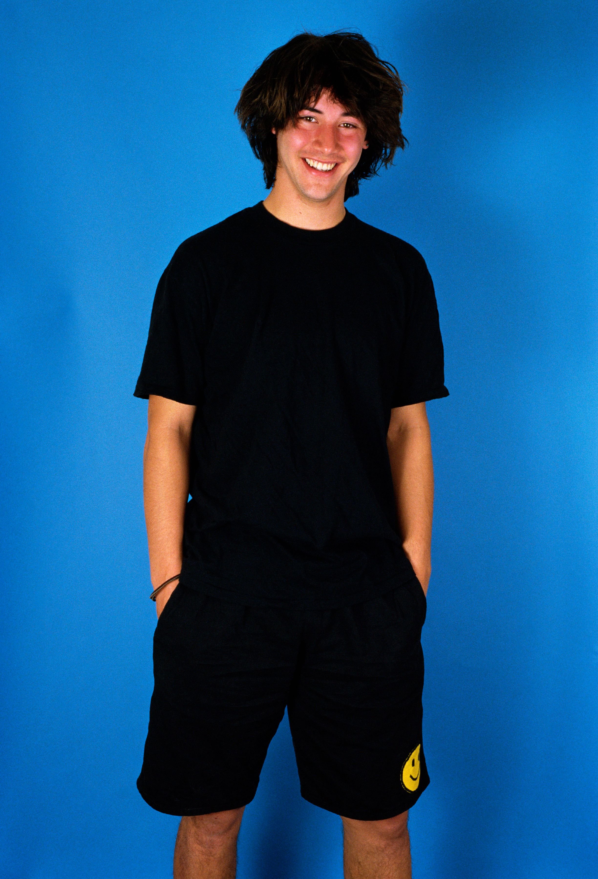 Keanu Reeves poses during a 1987 photo session in West Hollywood, California promoting "Bill & Ted's Excellent Adventure" | Photo: George Rose/Getty Images