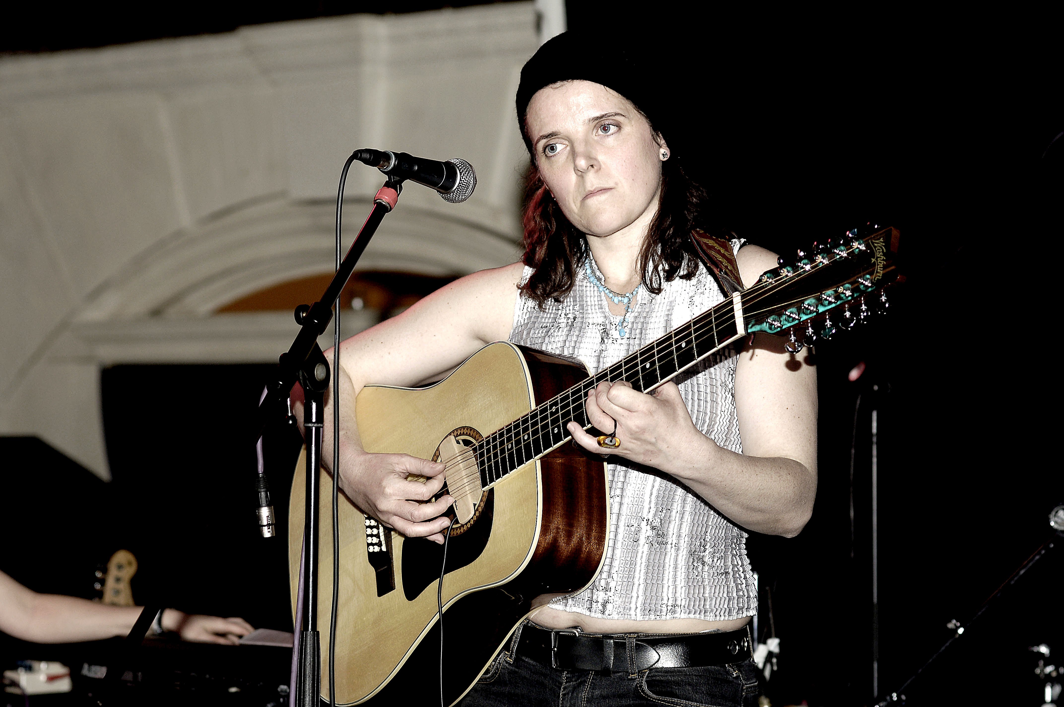 Guitarist Abigail Hopkins performing live on stage at The Spitz on April 25, 2006 in London.┃Source: Getty Images