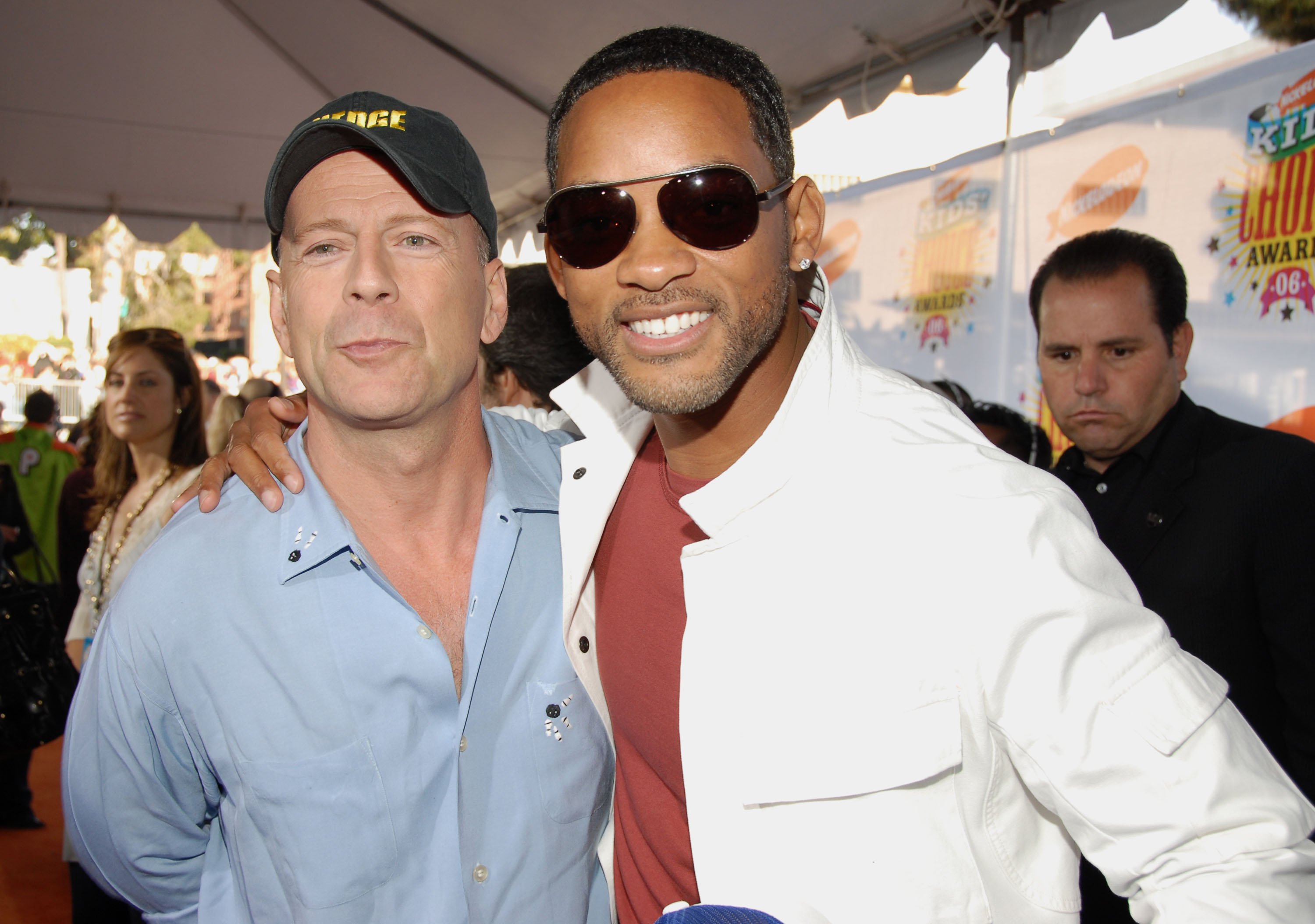 Bruce Willis and Will Smith during Nickelodeon's 19th Annual Kids' Choice Awards in Westwood, California, in April 2006. | Source: Getty Images