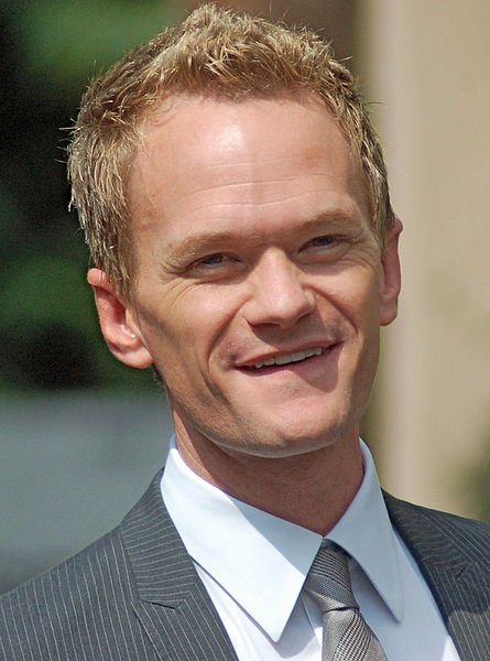 Neil Patrick Harris, quien interpreta a Barney Stinson de 'Cómo conocí a tu madre'. |Foto: Wikipedia