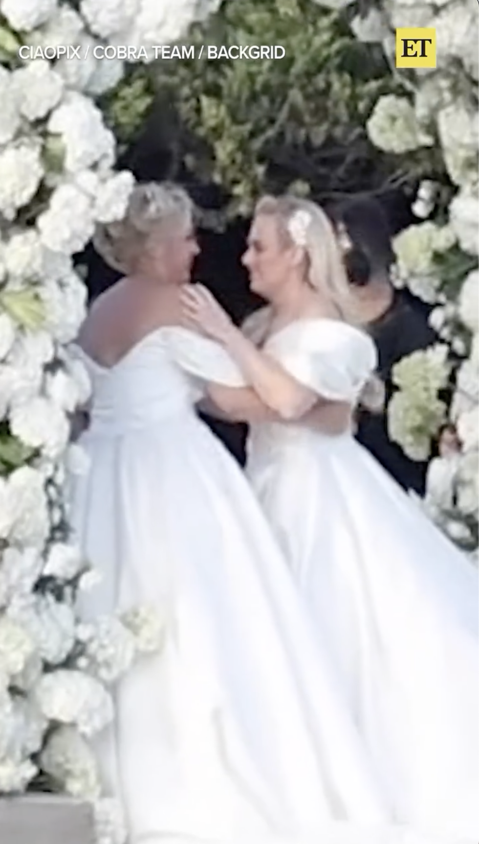 Rebel Wilson and Ramona Agruma on their wedding day posted on September 30, 2024 | Instagram/entertainmenttonight