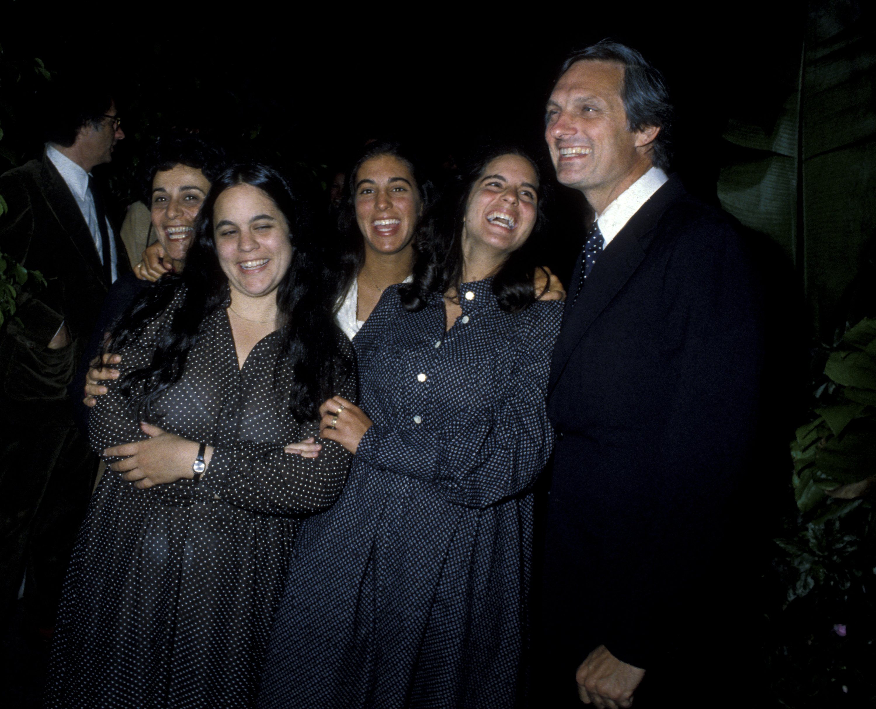 Alan Alda, wife Arlene Weiss and daughters Elizabeth Alda, Eve Alda and Beatrice Alda attend 19th Birthday Party for Elizabeth Alda on August 15, 1979 at the Promenade Cafe in New York City | Source: Getty Images