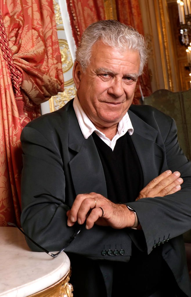 Olivier Duhamel pose lors d'une séance de portrait à Paris, France, le 30/03/2019. | Photo : Getty Images