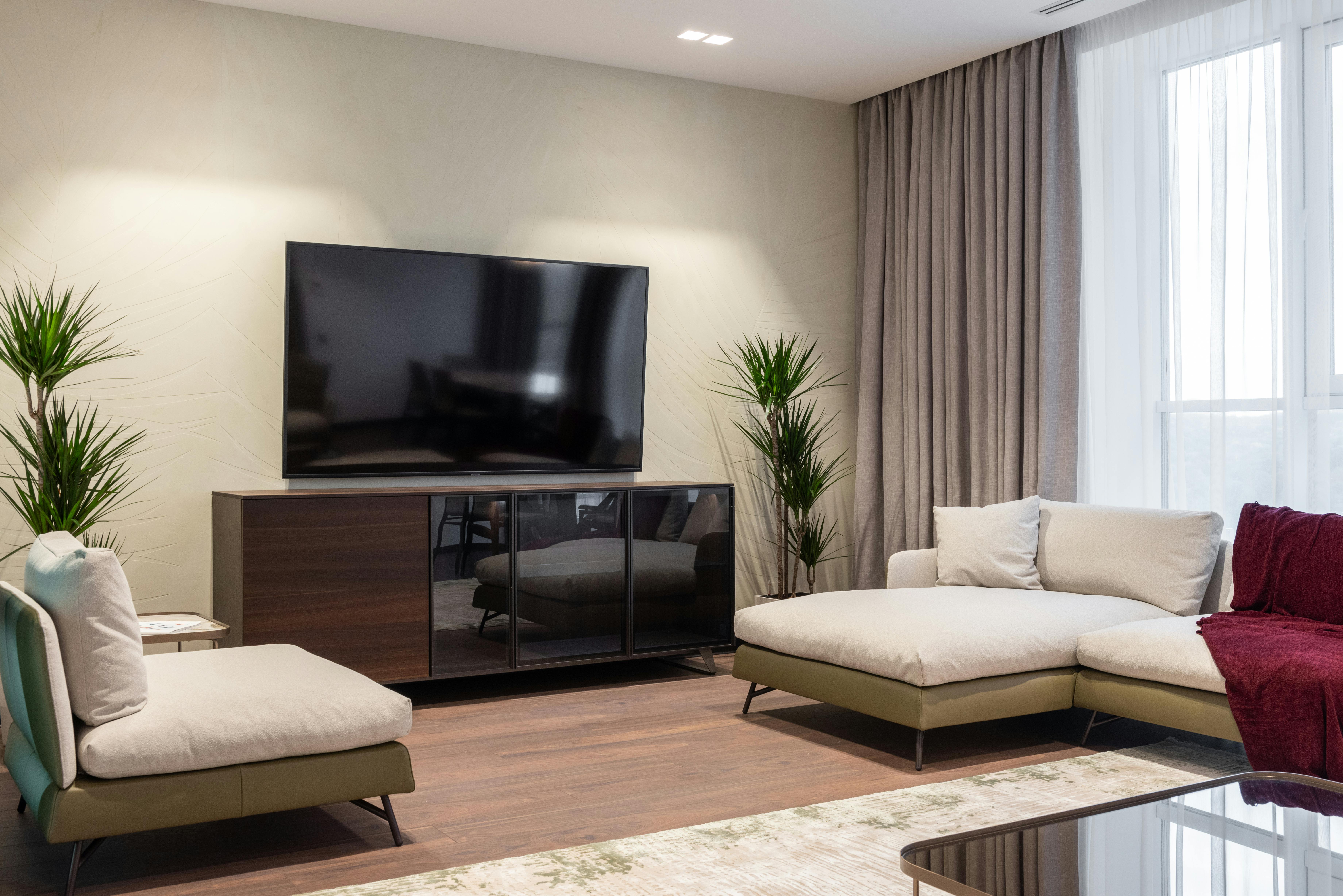 A TV in a living room | Source: Pexels