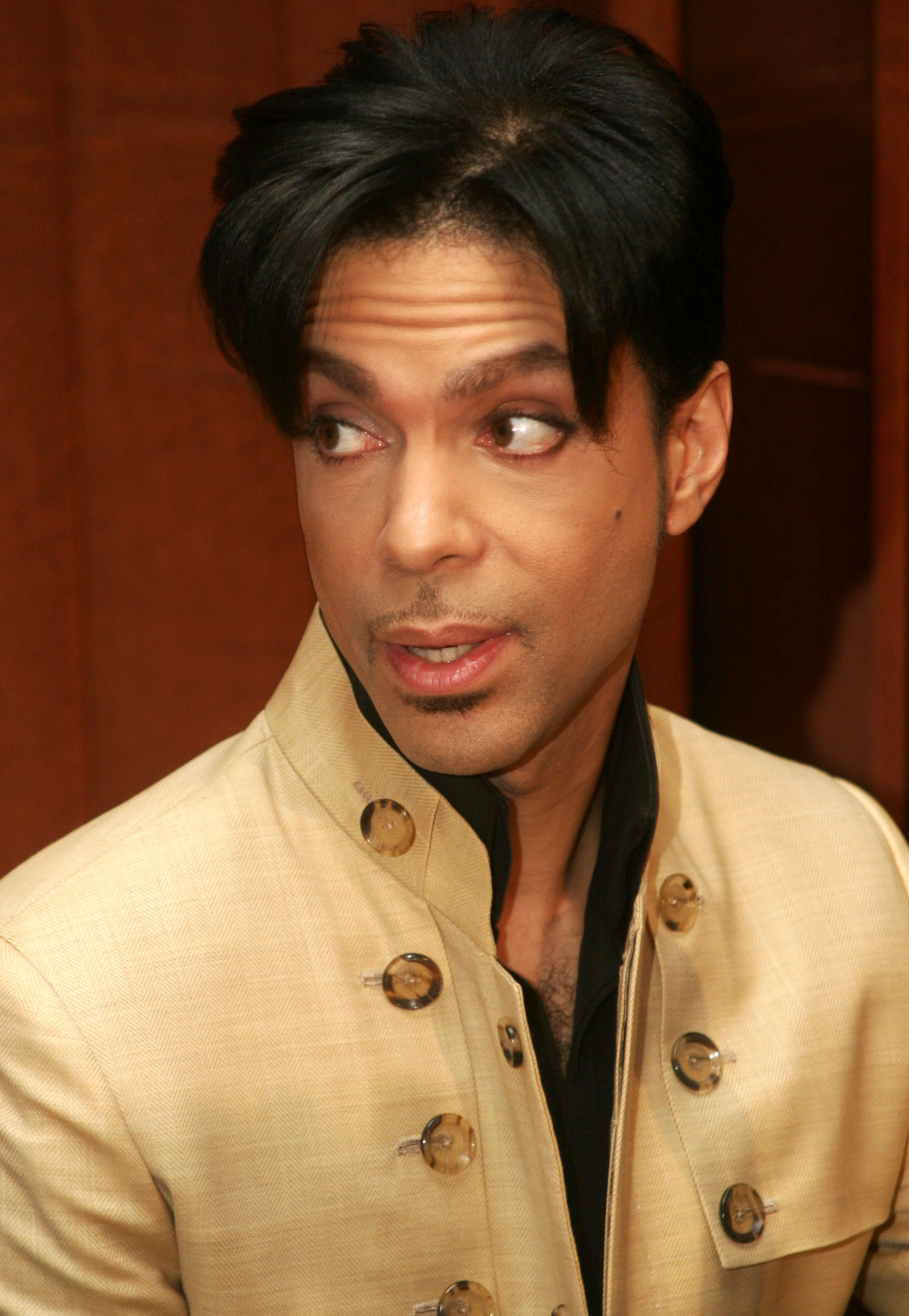Prince at a media conference for the release of his video "Te Amo Corazon" on December 13, 2005 in Beverly Hills, California | Source: Getty Images