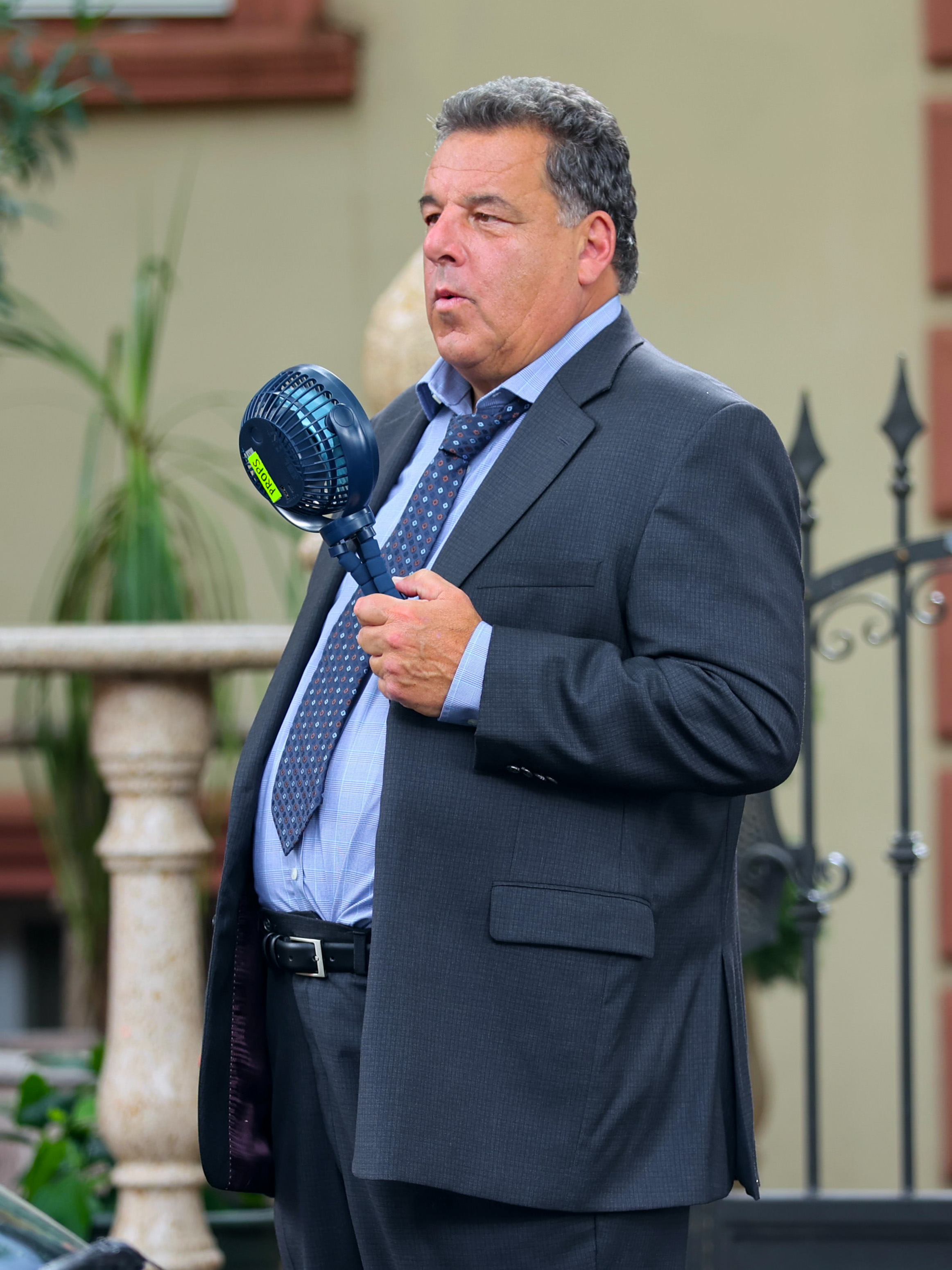 Steve Schirripa during the filming of an episode of "Blue Bloods" in New York City on September 13, 2022 | Source: Getty Images