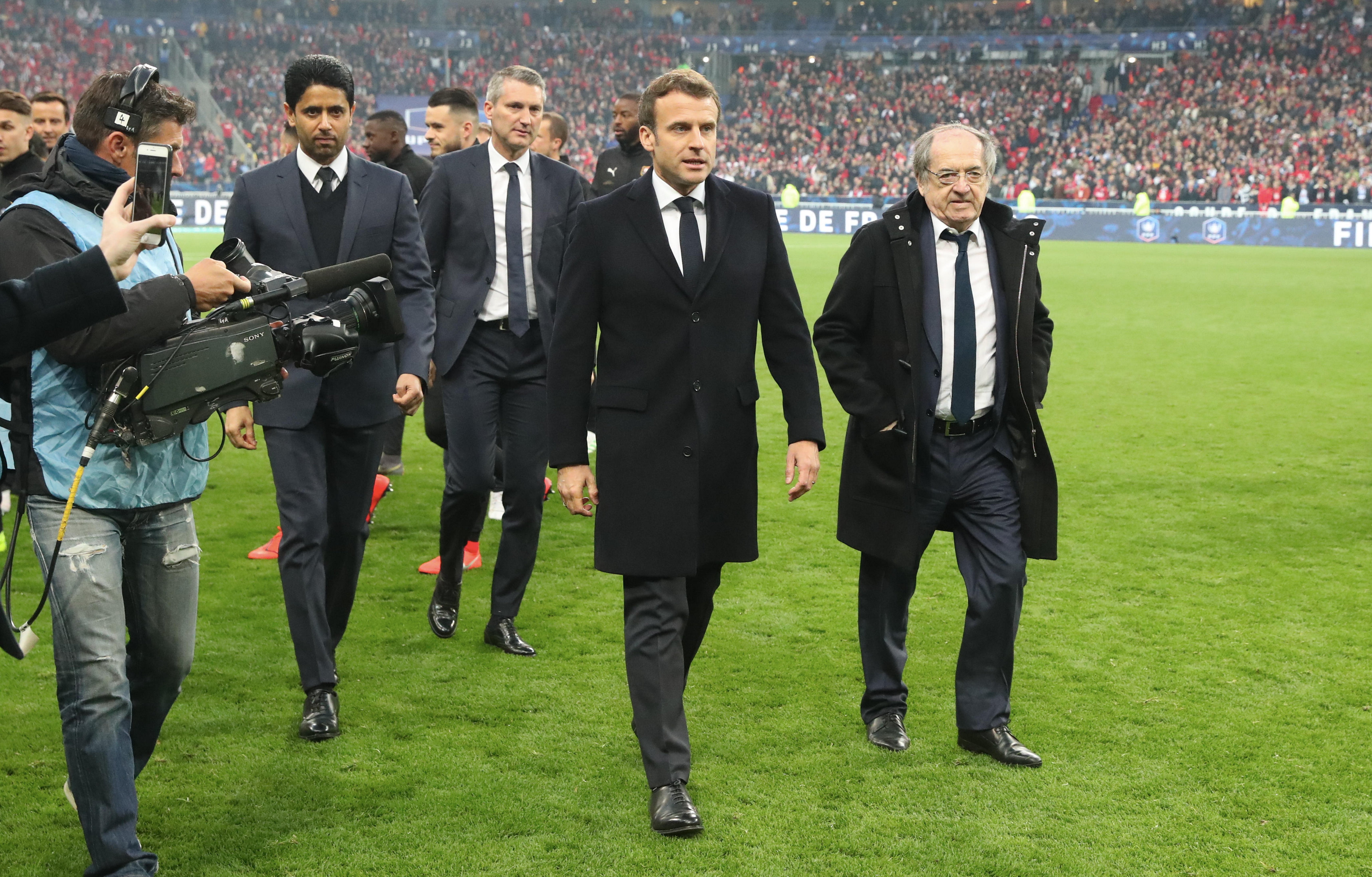 Emmanuel Macron à la fin de la Coupe de France. | Photo : Getty Images Emmanuel Macron à la fin de la Coupe de France. | Photo : Getty Images