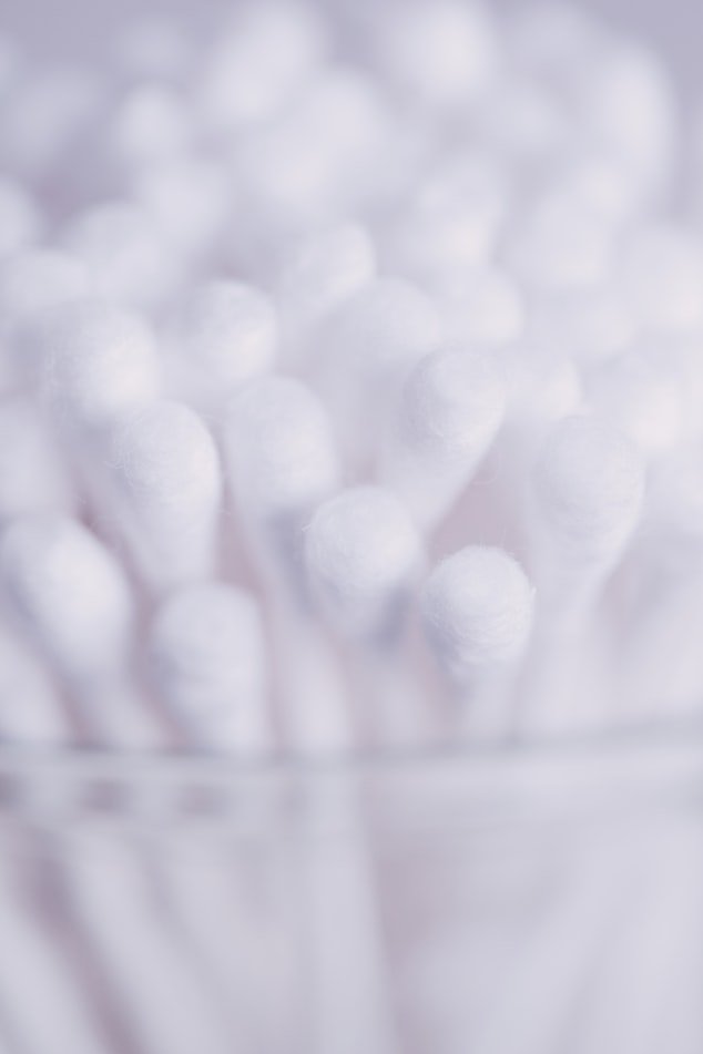 Des cotons-tiges. l Source : Unsplash