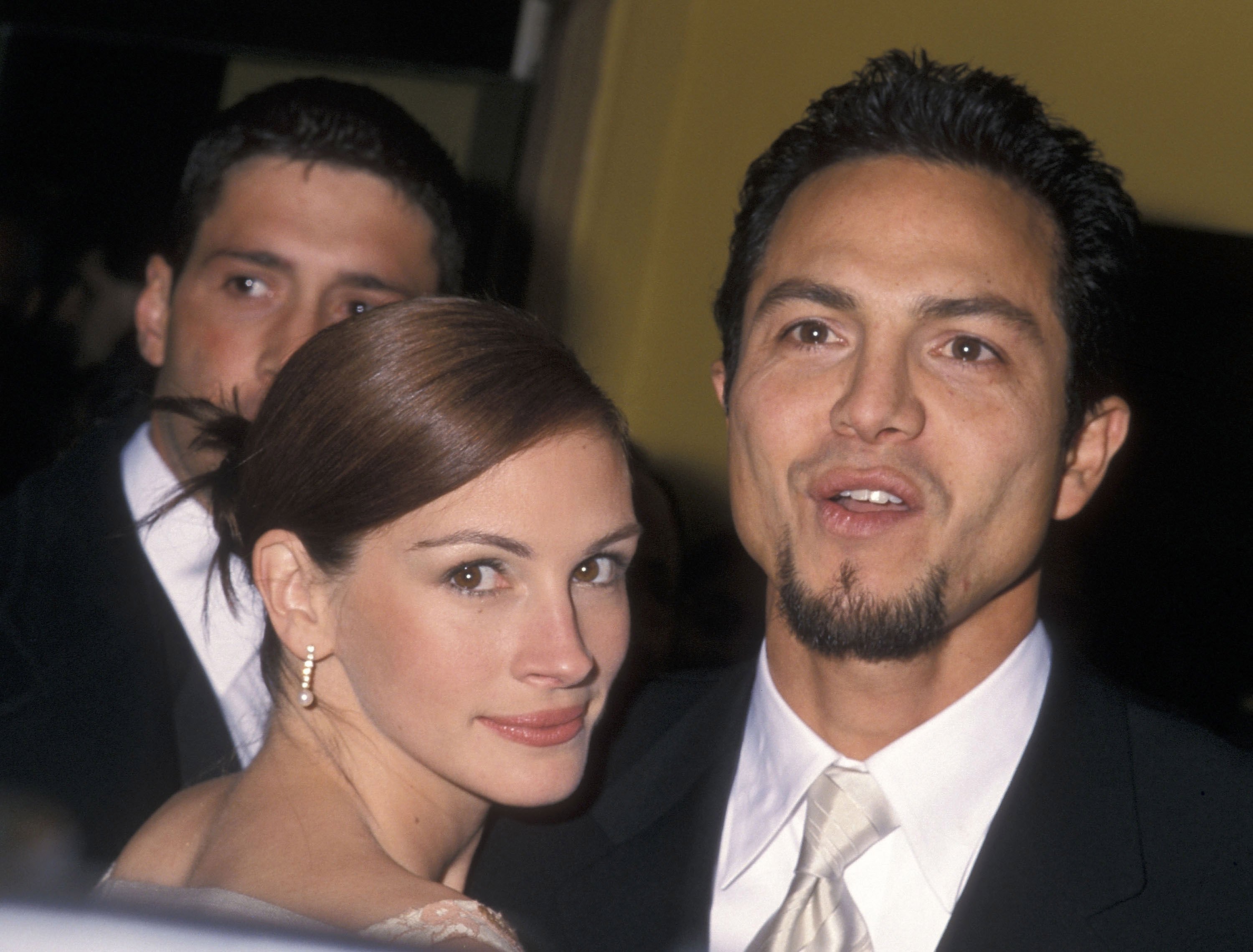 Actress Julia Roberts and actor Benjamin Bratt attend 'The Next Best Thing' New York City Premiere on February 29, 2000 at Loews Cineplex E-Walk in New York City | Source: Getty Images