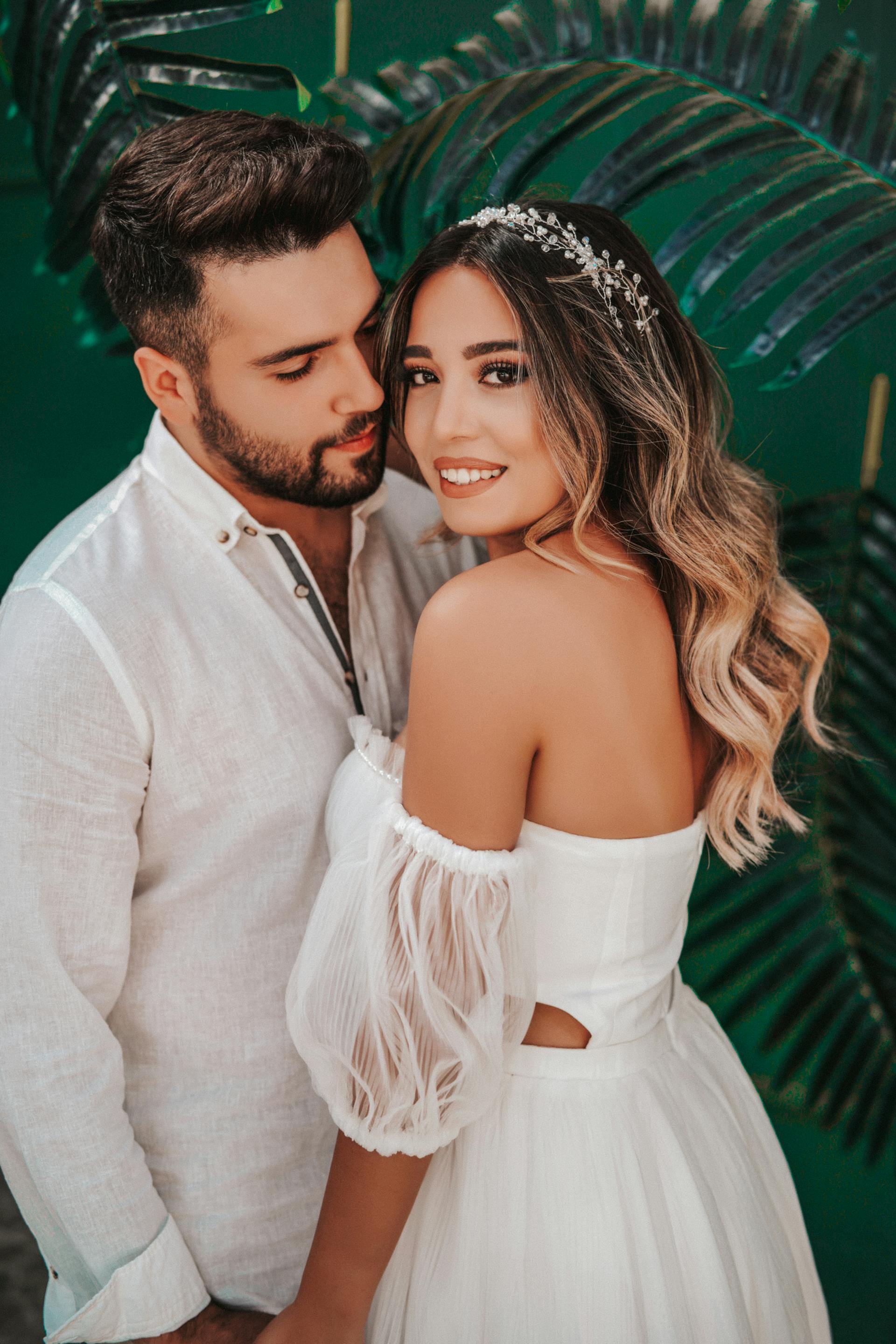 A young bridal couple | Source: Pexels