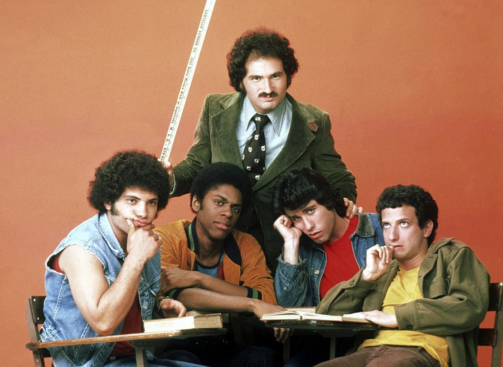 Gabe Kaplan, John Travolta, Ron Palillo, Robert Hegyes and Lawrence-Hilton Jacobs on an episode of "Welcome Back, Kotter" on September 09, 1975. | Photo: Getty Images
