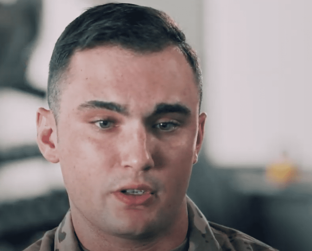 Soldat erzählt, wie er während einer Trainingsmission sein Bein verlor | Quelle: Youtube/Brooke Army Medical Center
