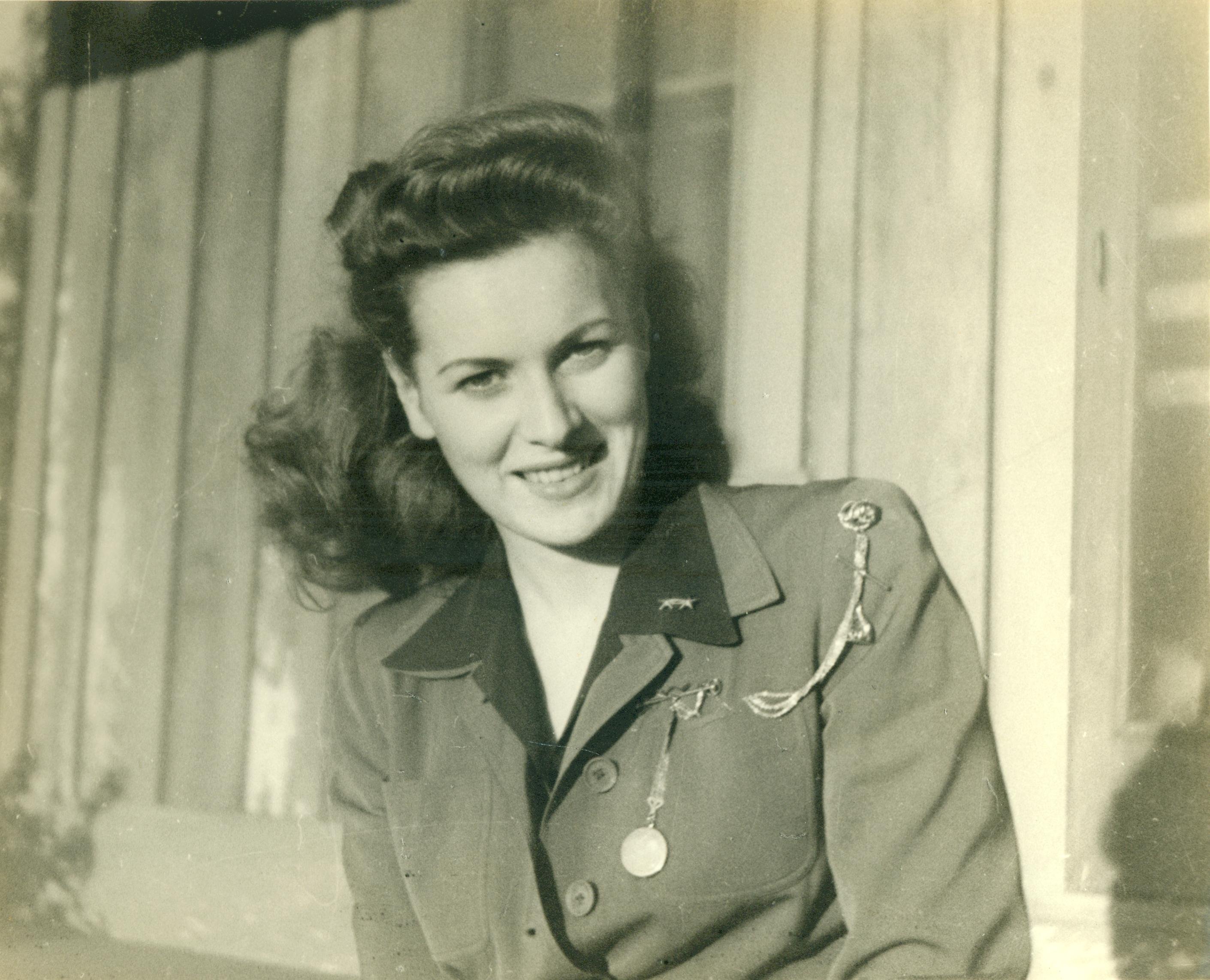 Maureen O'Hara at Camp Pendleton, on November 1945. | Photo:  USMC Archives  QS:22306028699), CC BY 2.0, Wikimedia Commons