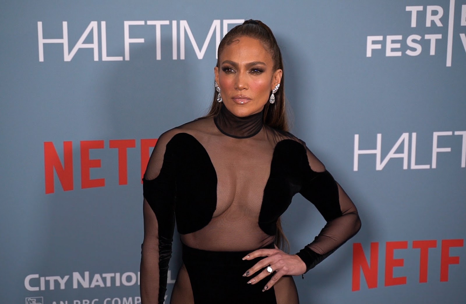 Jennifer Lopez, wears her engagement ring at the "Halftime" premiere during the Tribeca Film Festival Opening Night in New York City, on June 8, 2022 | Source: Getty Images