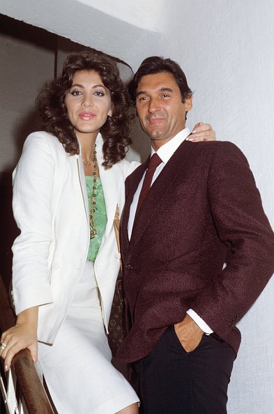 La actriz y cantante española Norma Duval con su esposo Marc Ostarcevic, 1983, Madrid, España. | Fuente: Getty Images La actriz y cantante española Norma Duval con su esposo Marc Ostarcevic, 1983, Madrid, España. | Fuente: Getty Images
