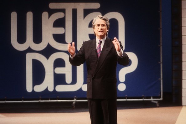Frank Elstner, ZDF-Show "Wetten, dass ...?" am 21.02.1987 in Bremerhaven | Quelle: Getty Images