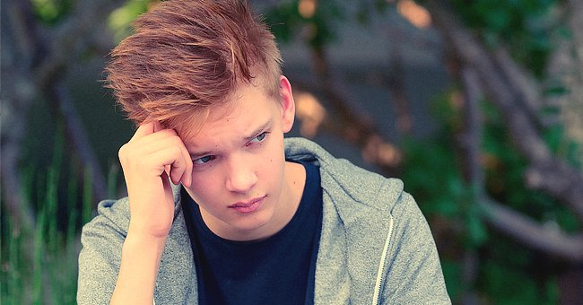 Foto eines verstörten männlichen Teenagers | Quelle: Shutterstock
