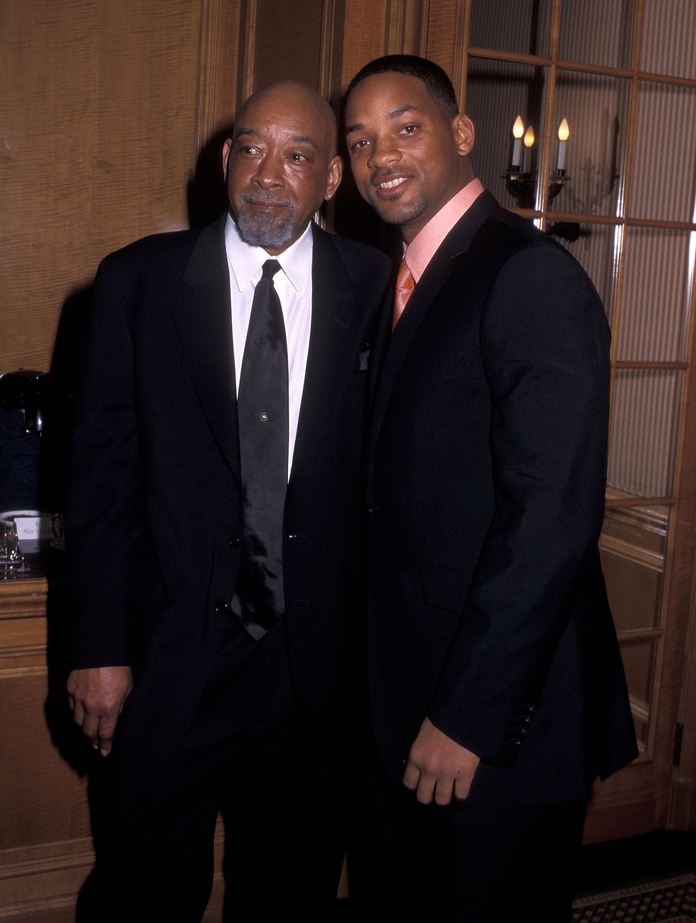 Willard and Will Smith at the Tree of Life Awards on March 23, 2002, in Beverly Hills, California. | Source: Ron Galella/Ron Galella Collection/Getty Images