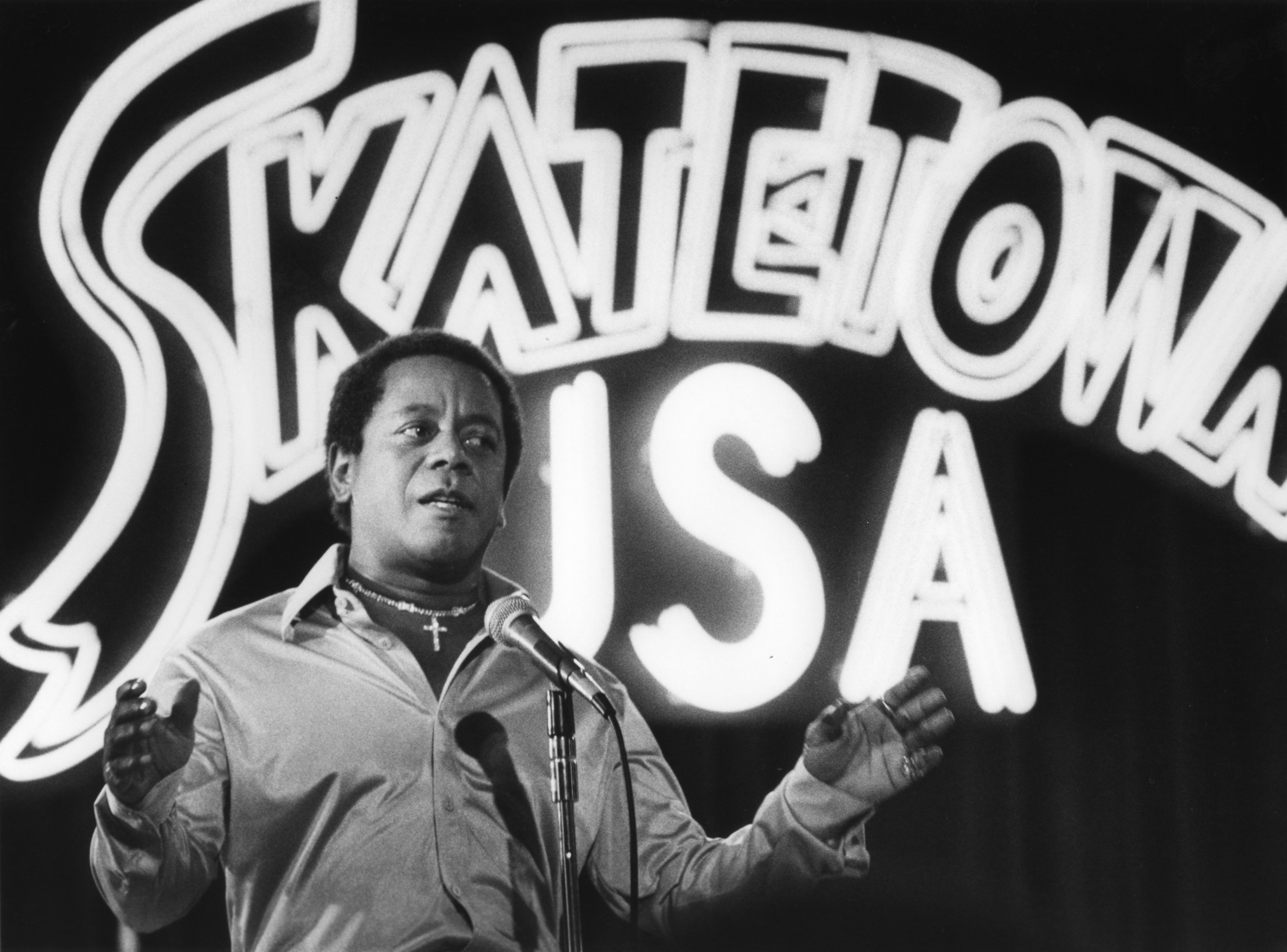 Flip Wilson plays both the co-owner of a roller rink and his wife in "Skatetown, U.S.A." | Photo: Getty Images