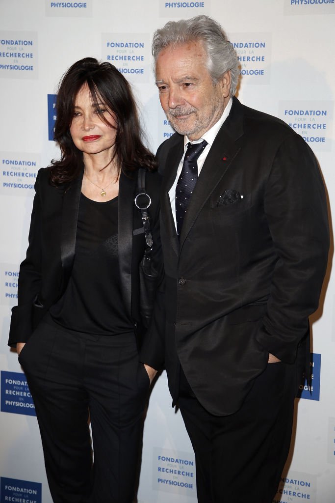 Évelyne Bouix et Pierre Arditi lors d'un gala de charité. | Photo : Getty Images