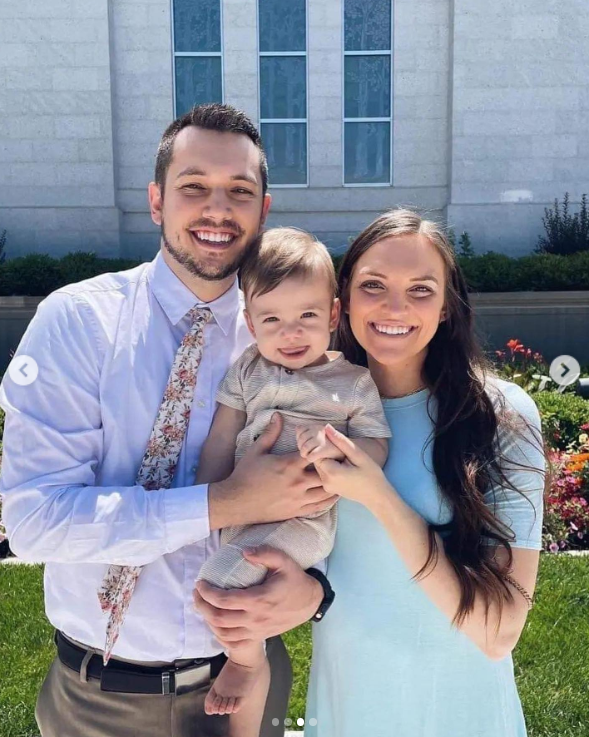 Jared and Caitlyn Wilson with one of their sons | Source: Instagram/sweetbuffalo716