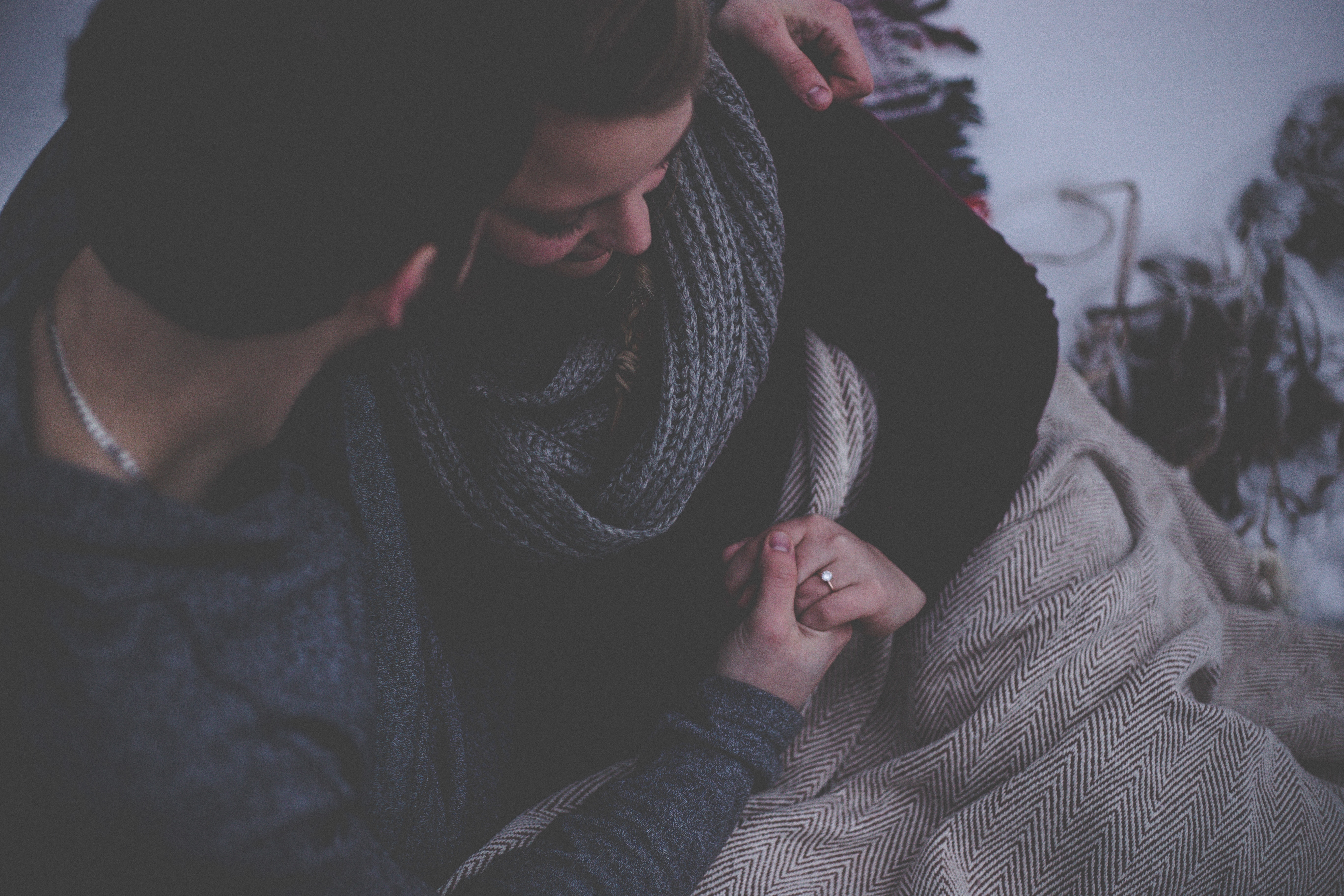 A Couple Being Cozy. | Source: Unsplash