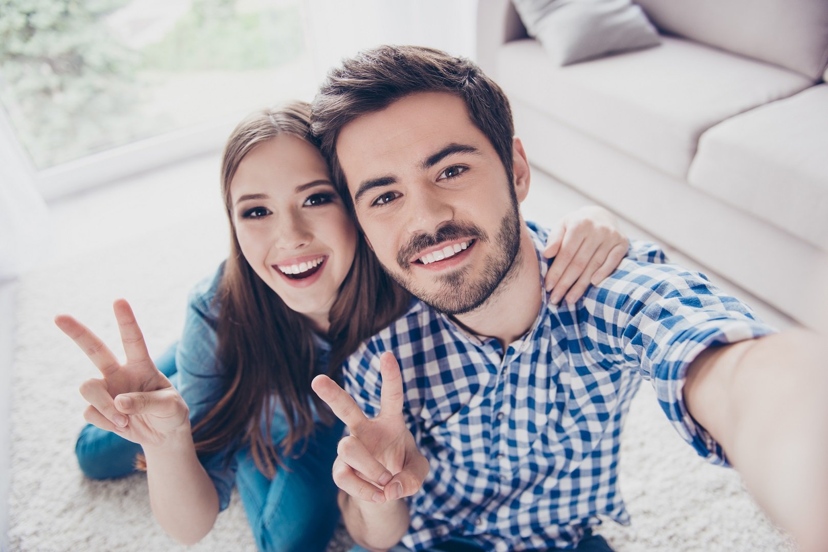 Pareja unida como hermanos || Fuente: Shutterstock Pareja unida como hermanos || Fuente: Shutterstock