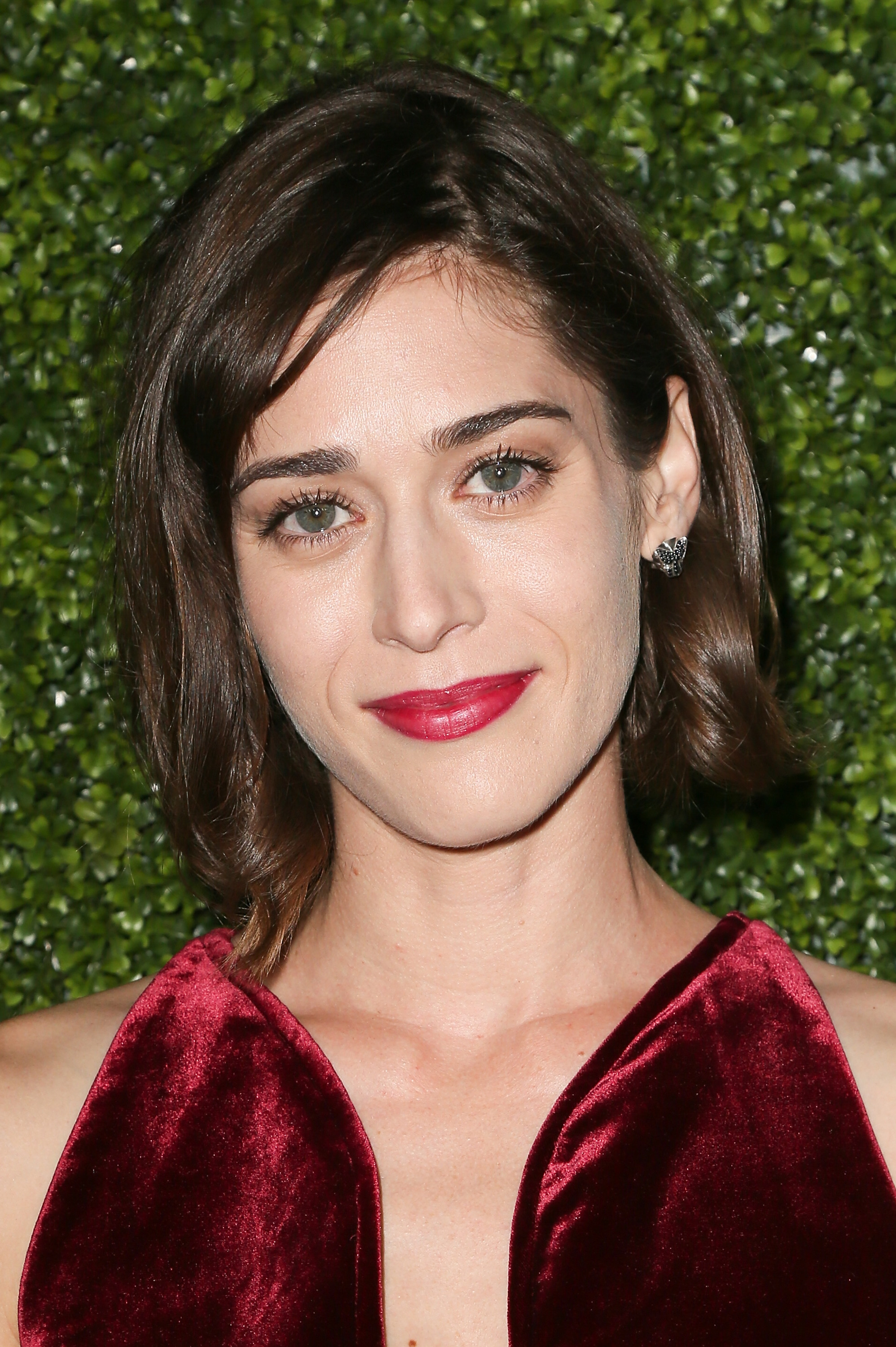 WEST HOLLYWOOD, CA - AUGUST 10: Actress Lizzy Caplan arrives at the CBS, CW, Showtime Summer TCA Party at the Pacific Design Center on August 10, 2016 in West Hollywood, California. | Source: Getty Images