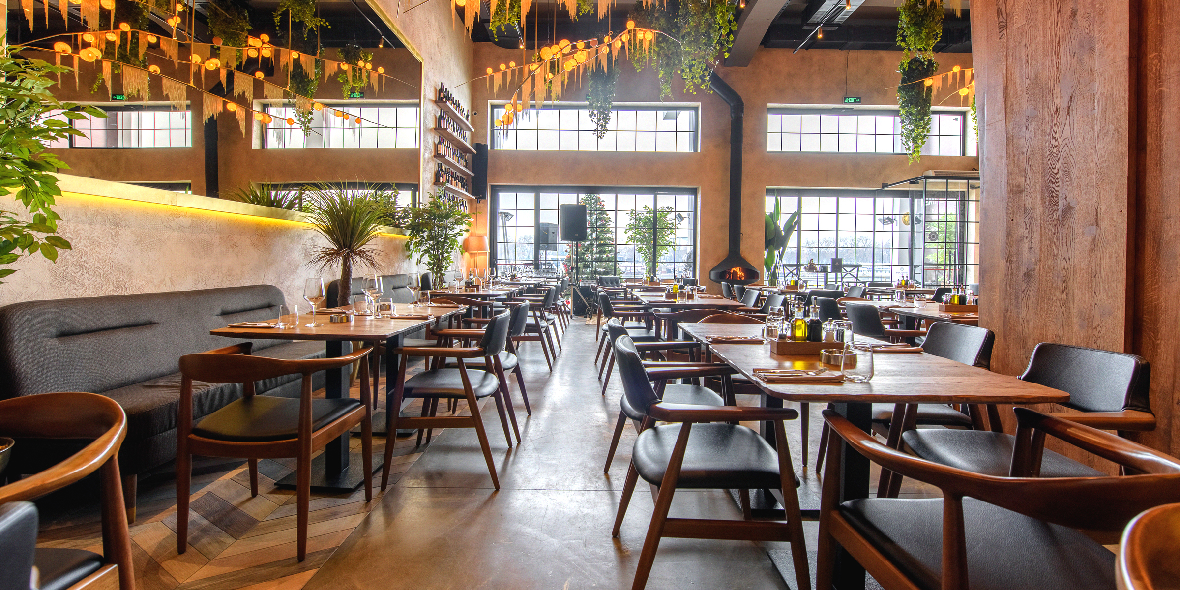 An interior of a cafe | Source: Shutterstock