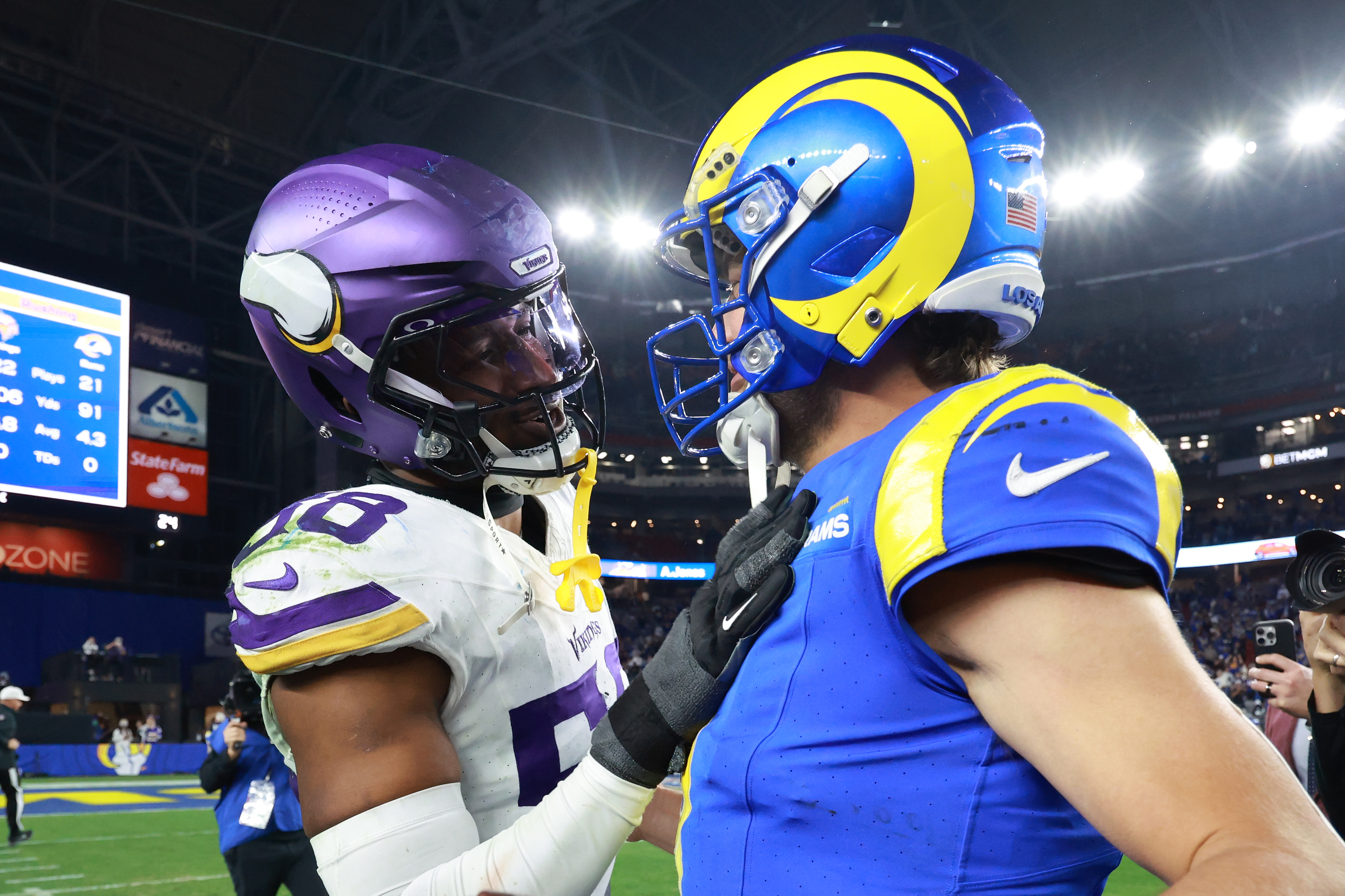 Jonathan Greenard of the Minnesota Vikings and Matthew Stafford of the Los Angeles Rams at the NFC Wild Card Playoff in Glendale, Arizona, on January 13, 2025 | Source: Getty Images