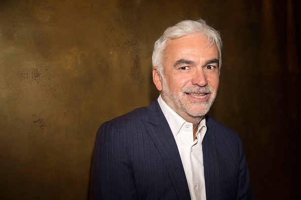 Le journaliste Pascal Praud assiste à la conférence de presse de RTL-RTL2-Fun Radio. | Photo : Getty Images