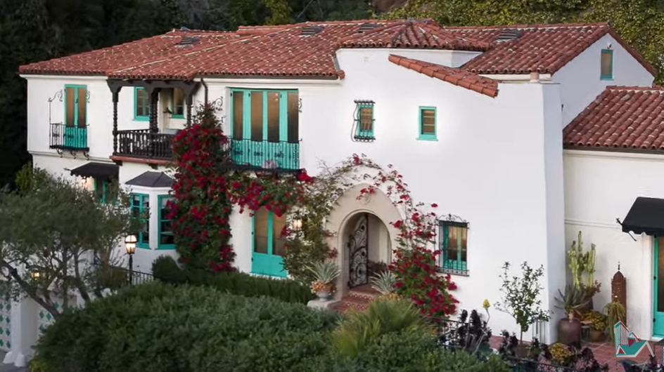 The $7.1 Million Los Feliz home Leonardo DiCaprio bought for his mother, from a video dated June 1, 2021 | Source: YouTube/@top10realestatedeals40