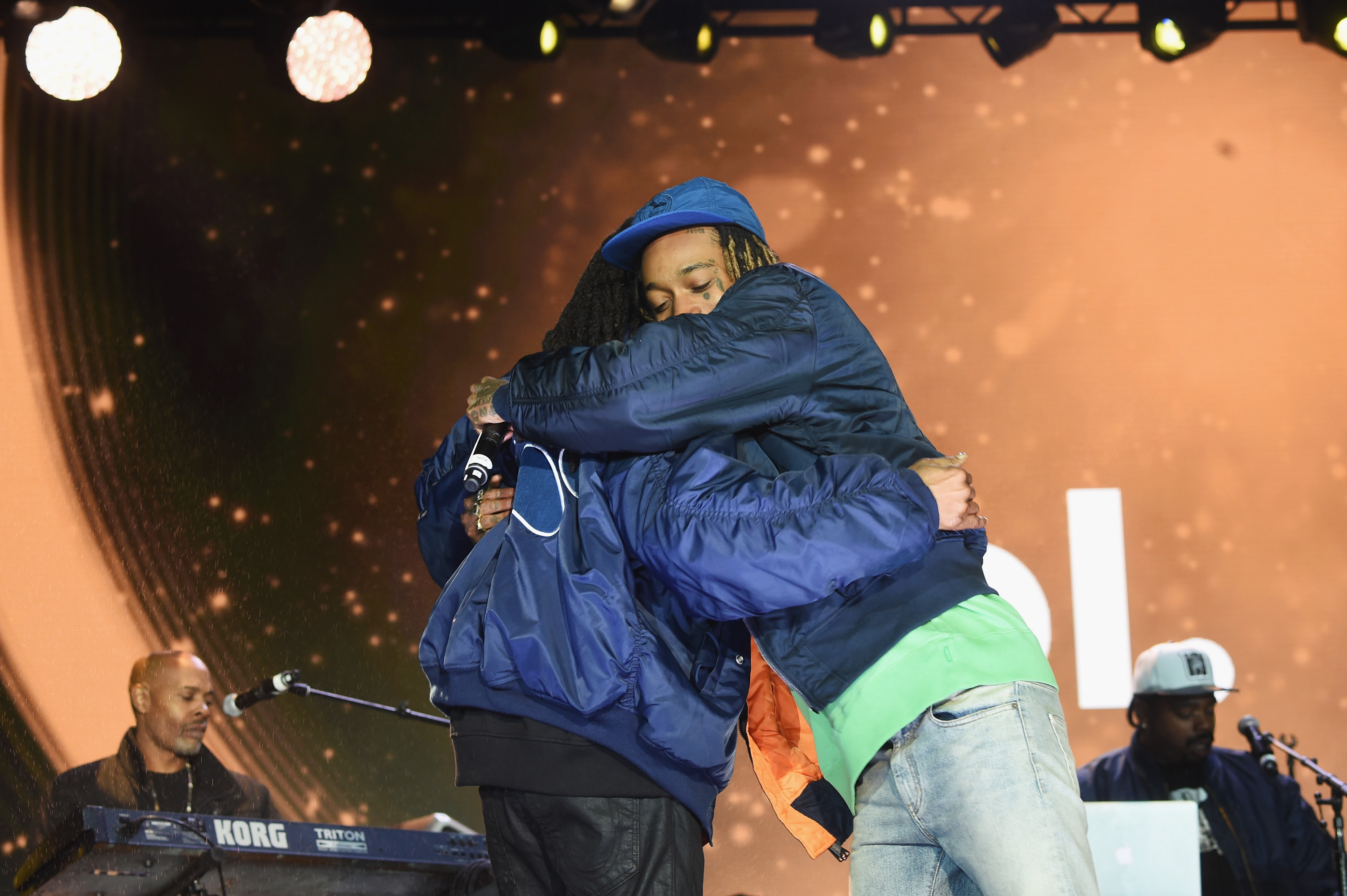 Snoop Dogg and Wiz Khalifa perform onstage at the AOL NewFront 2016 at Seaport District NYC on May 3 in New York. | Source: Getty Images