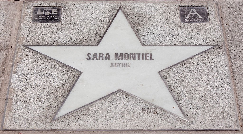 La estrella de Sara Montiel en el Paseo de la Fama. | Fuente: Getty Images La estrella de Sara Montiel en el Paseo de la Fama. | Fuente: Getty Images