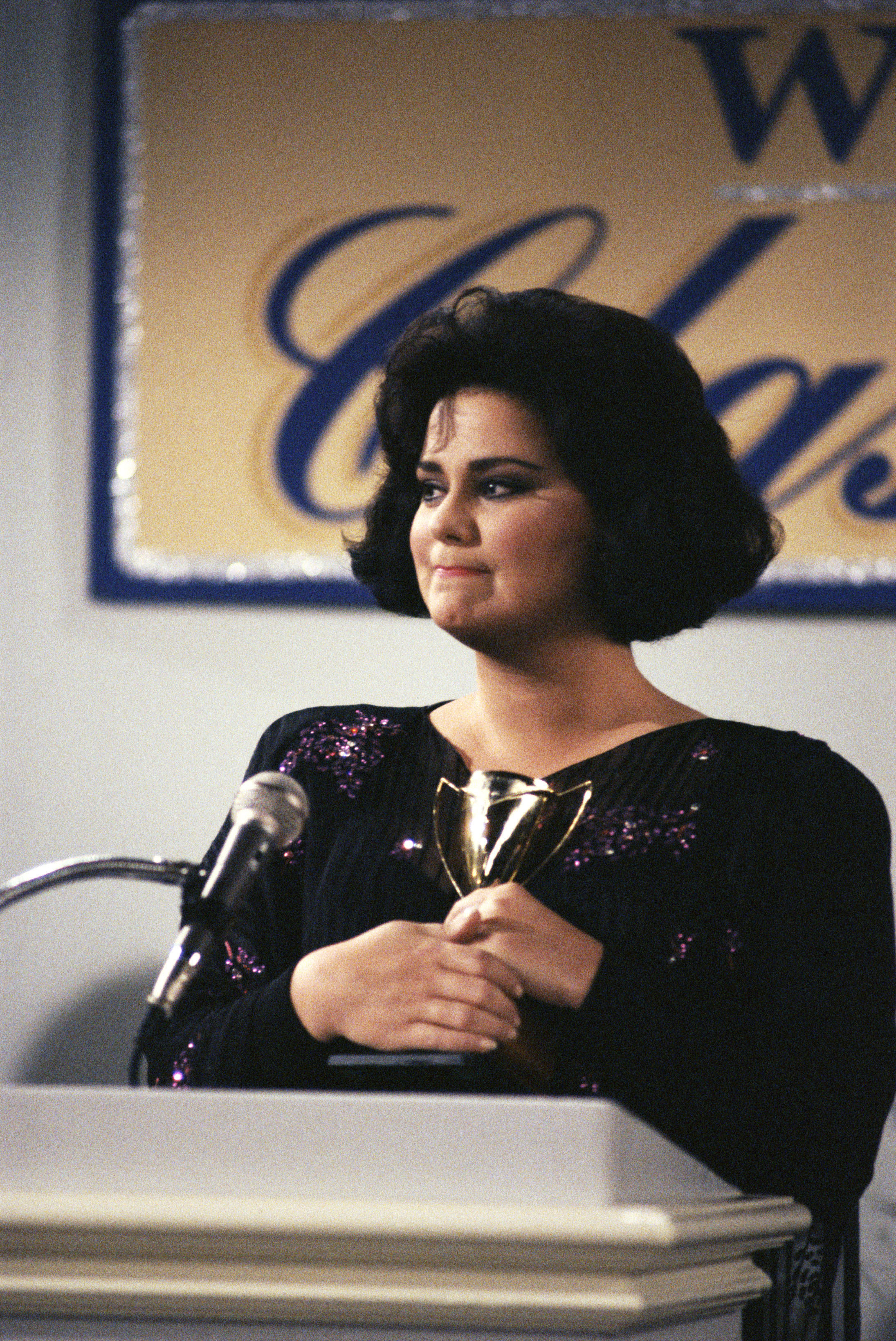 Delta Burke as Suzanne Sugarbaker on "Designing Women" on January 1, 1990 in Los Angeles | Source: Getty Images