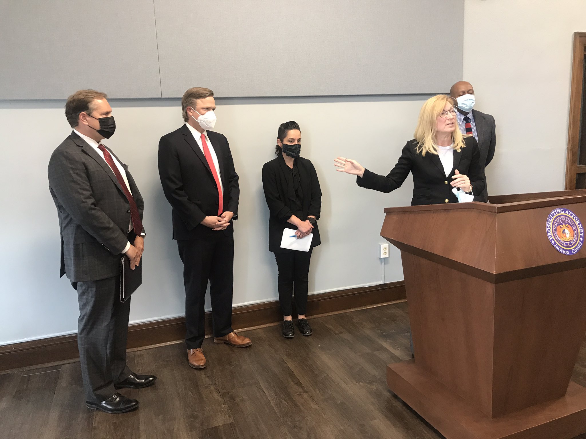 Prosecutor Jean Peters Baker at a press conference calling for the release of Kevin Strickland on May 10, 2021 in Kansas City | Source: Twitter/@angiericono