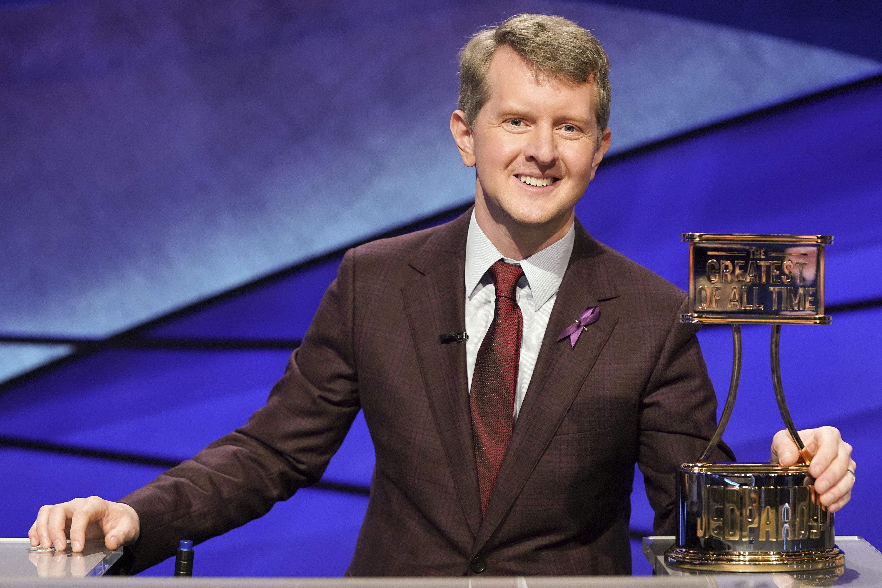 Ken Jennings on the game show "Jeopardy!" in 2019. | Source: Getty Images