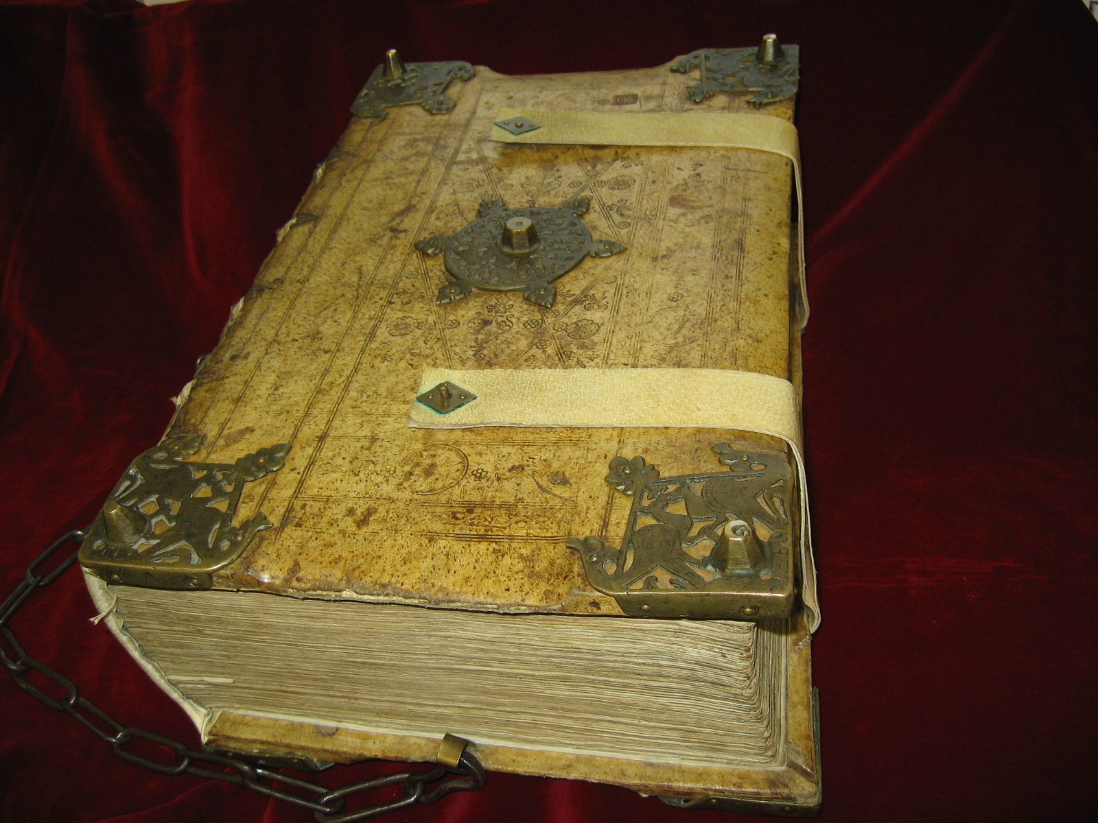 El Riesencodex conservado en la biblioteca de la Hochschule de Rhein-Main.| Fuente: Wikipedia