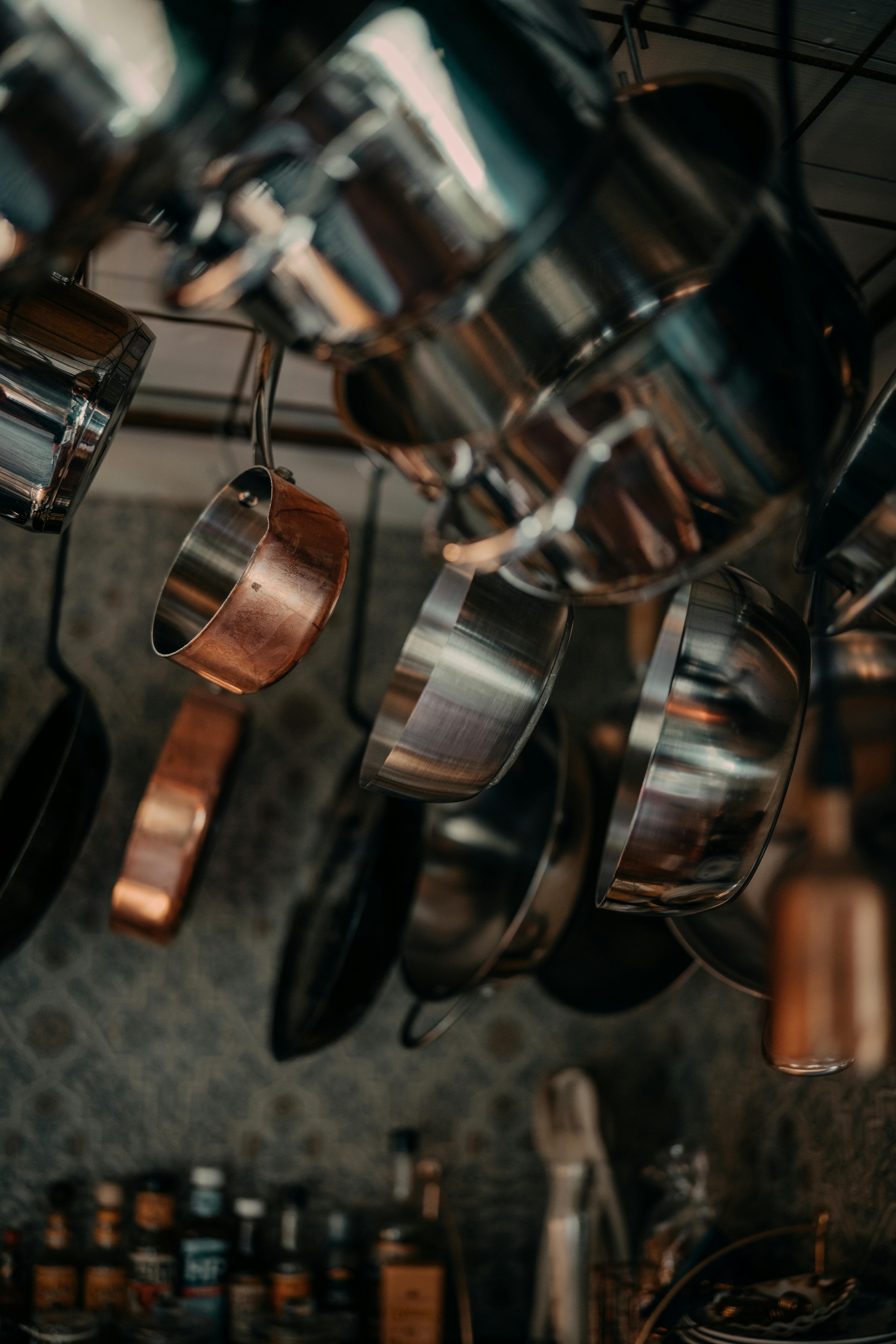 Hung pots and pans | Source: Pexels
