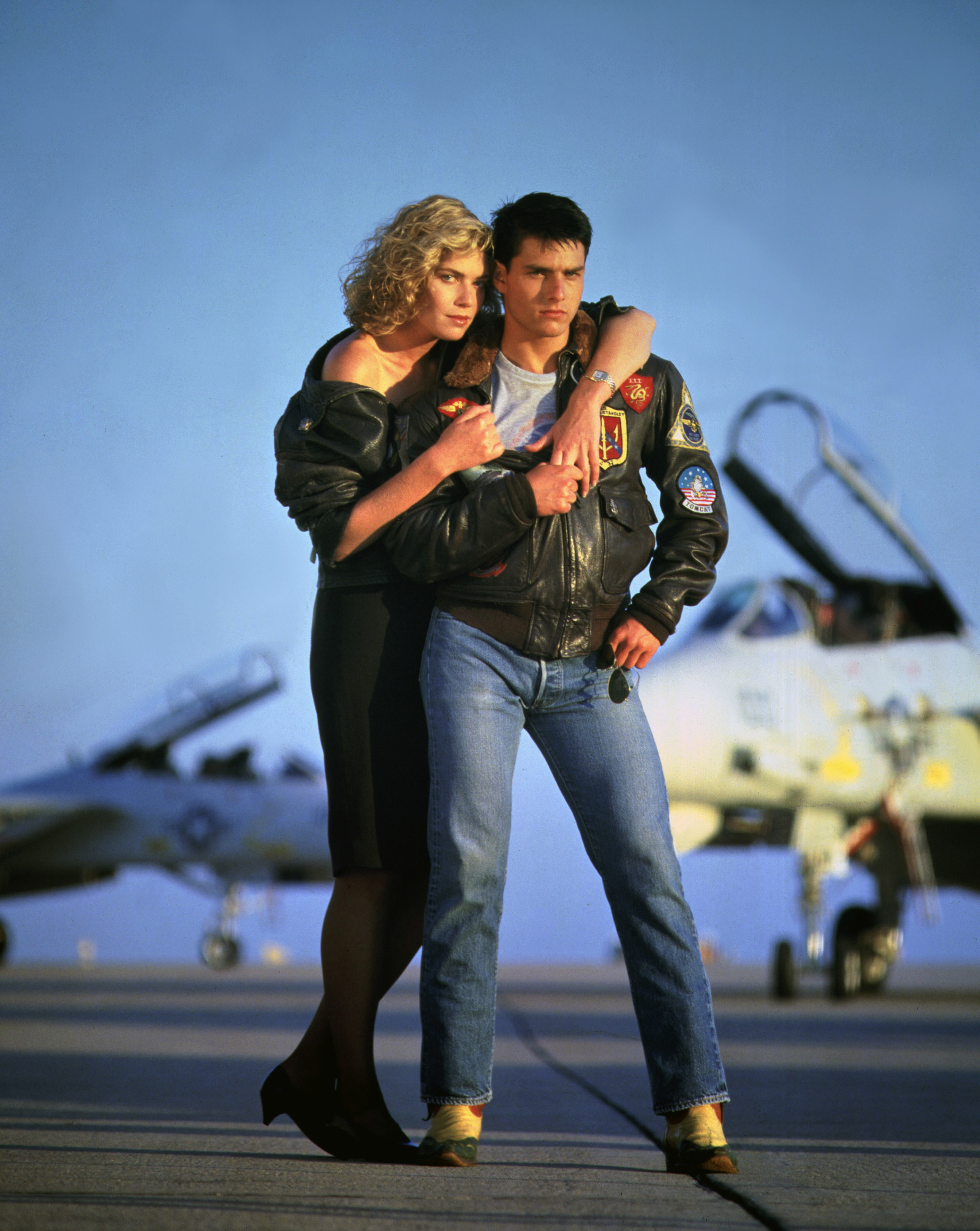Kelly McGillis and Tom Cruise on the set of "Top Gun" in 1986 | Source: Getty Images