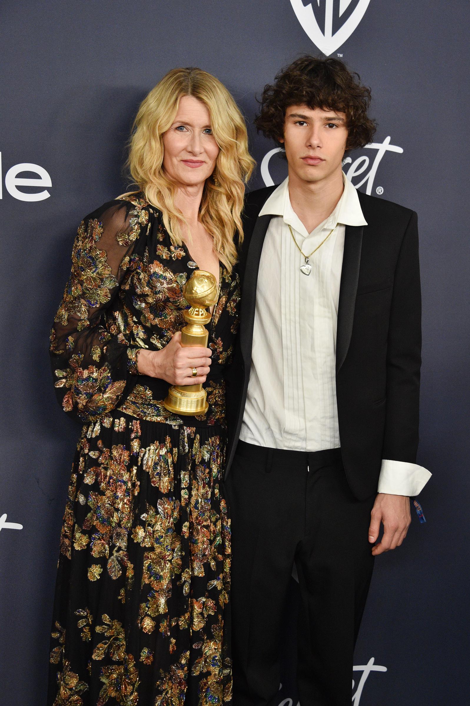 How Does Laura Dern's Curly-Haired Son, Who Underwent Surgery After ...