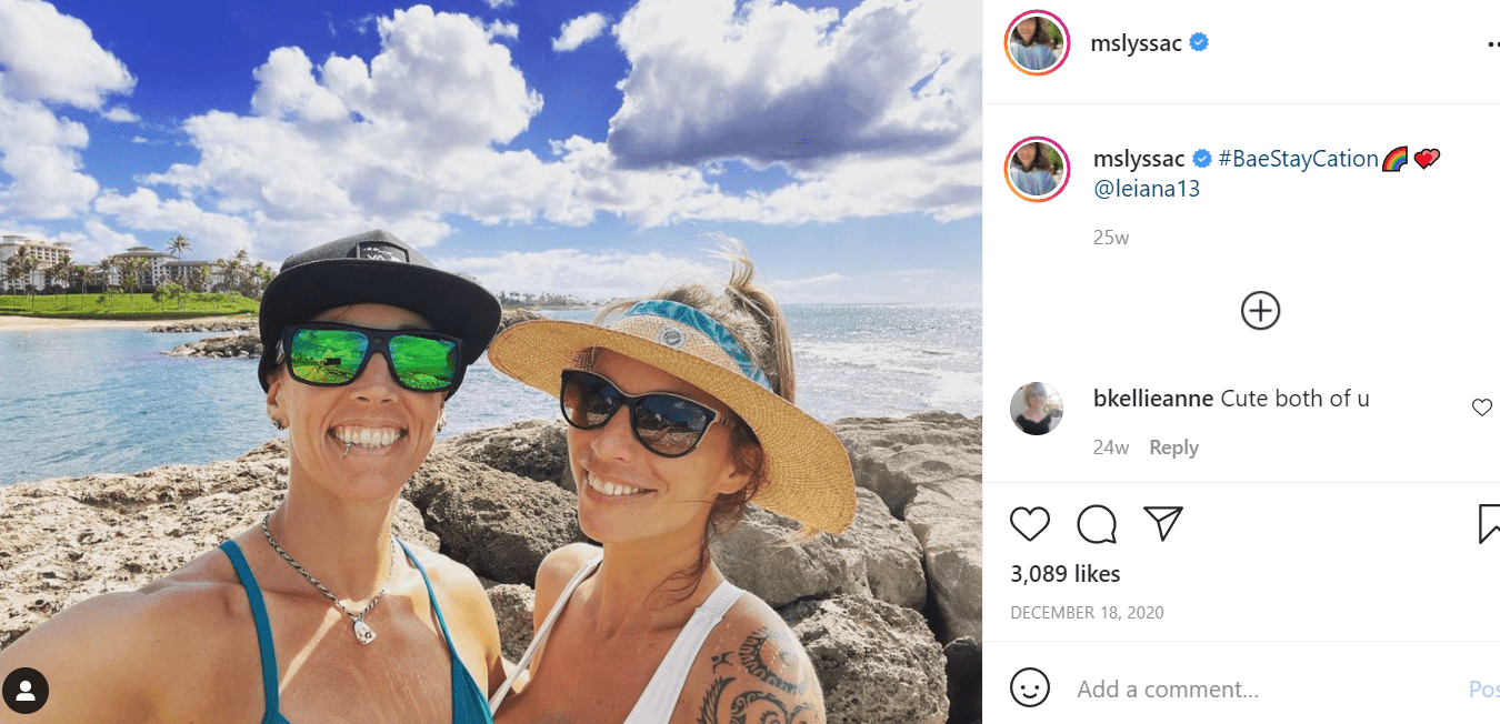 Pictured - A photograph of Lyssa Chapman and her fiancee Leiana Evensen on an outing wearing sunglasses and hats | Source: Instagram/@mslyssac
