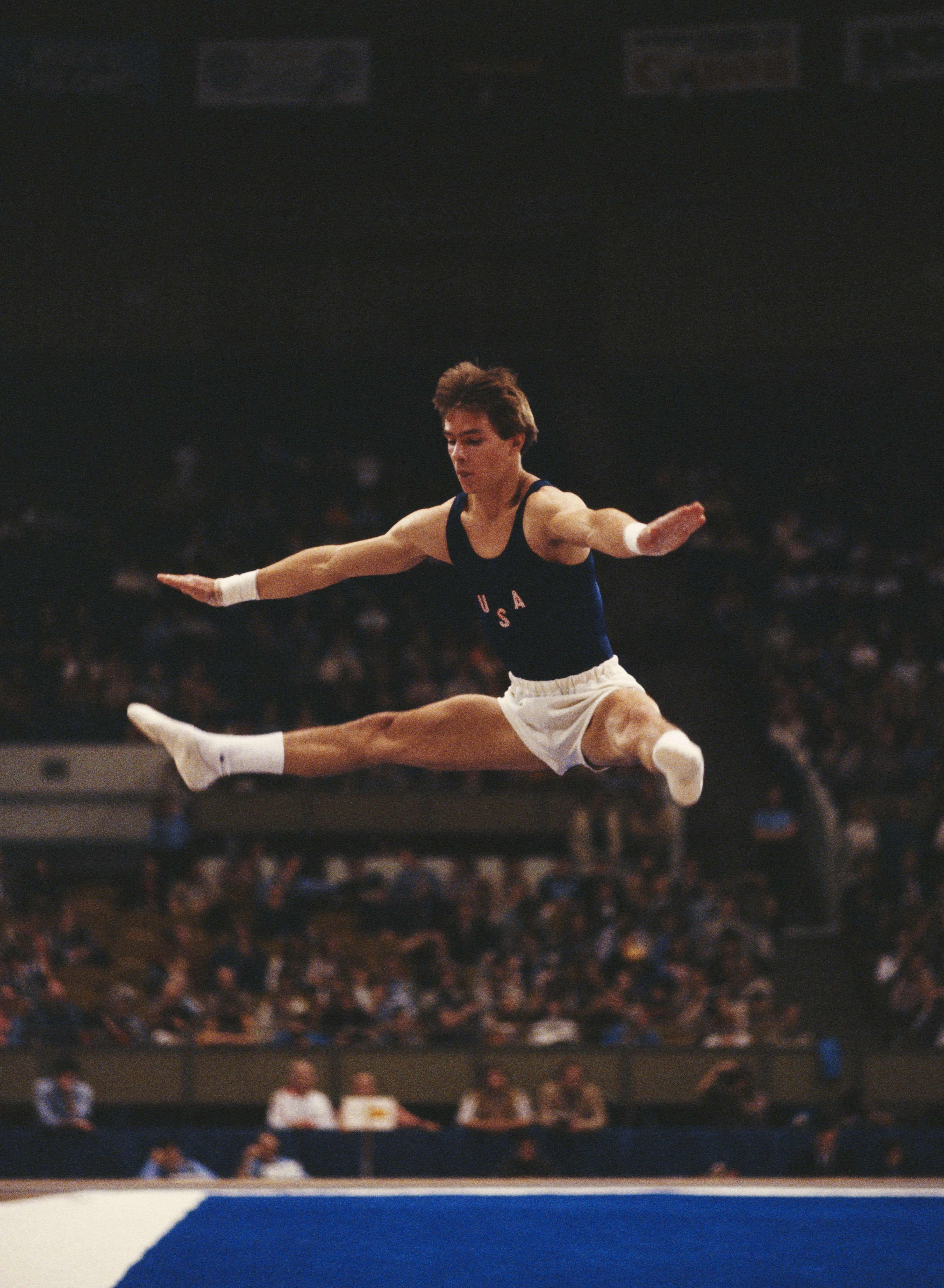 Kurt Thomas of the United States performing during the Men's All-around event during the 1979 World Artistic Gymnastics Championships in Fort Worth, Texas, United States | Photo: Tony Duffy/Getty Images