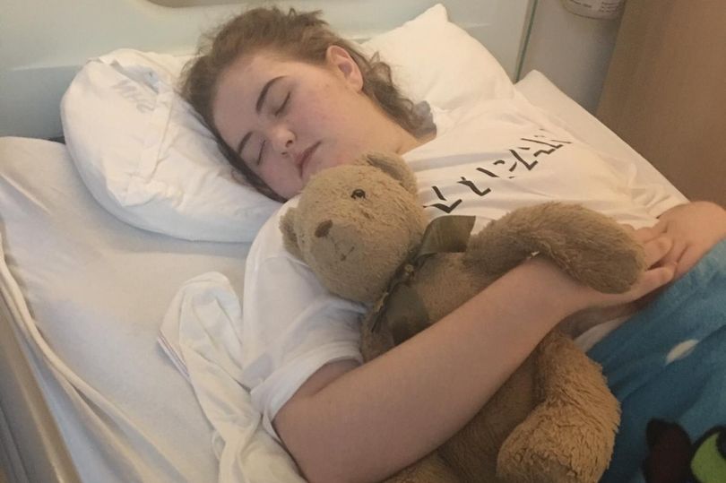 L'écolière Alana Finlayson à l'hôpital. | Image : Daily Record